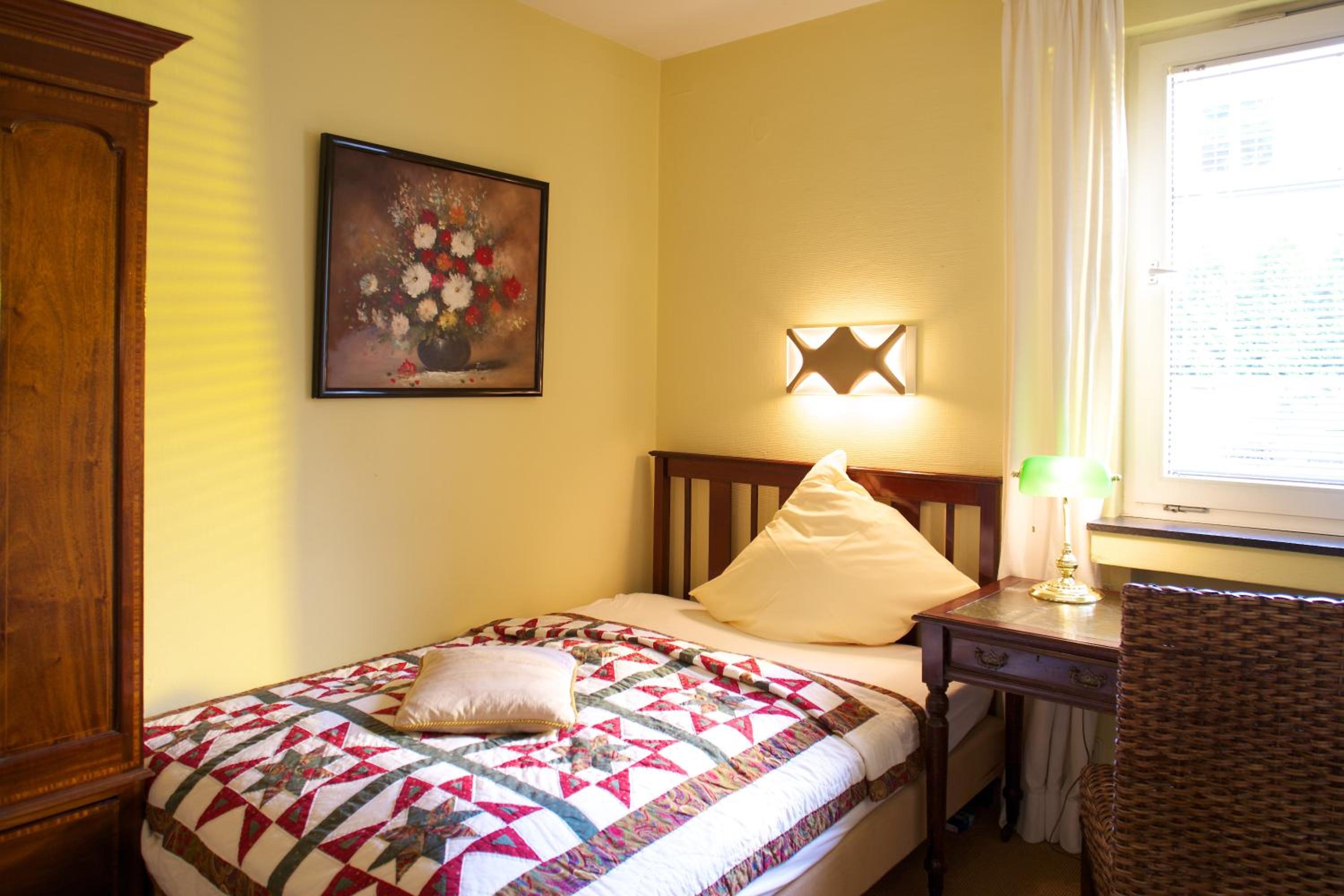 Single Room photo 2