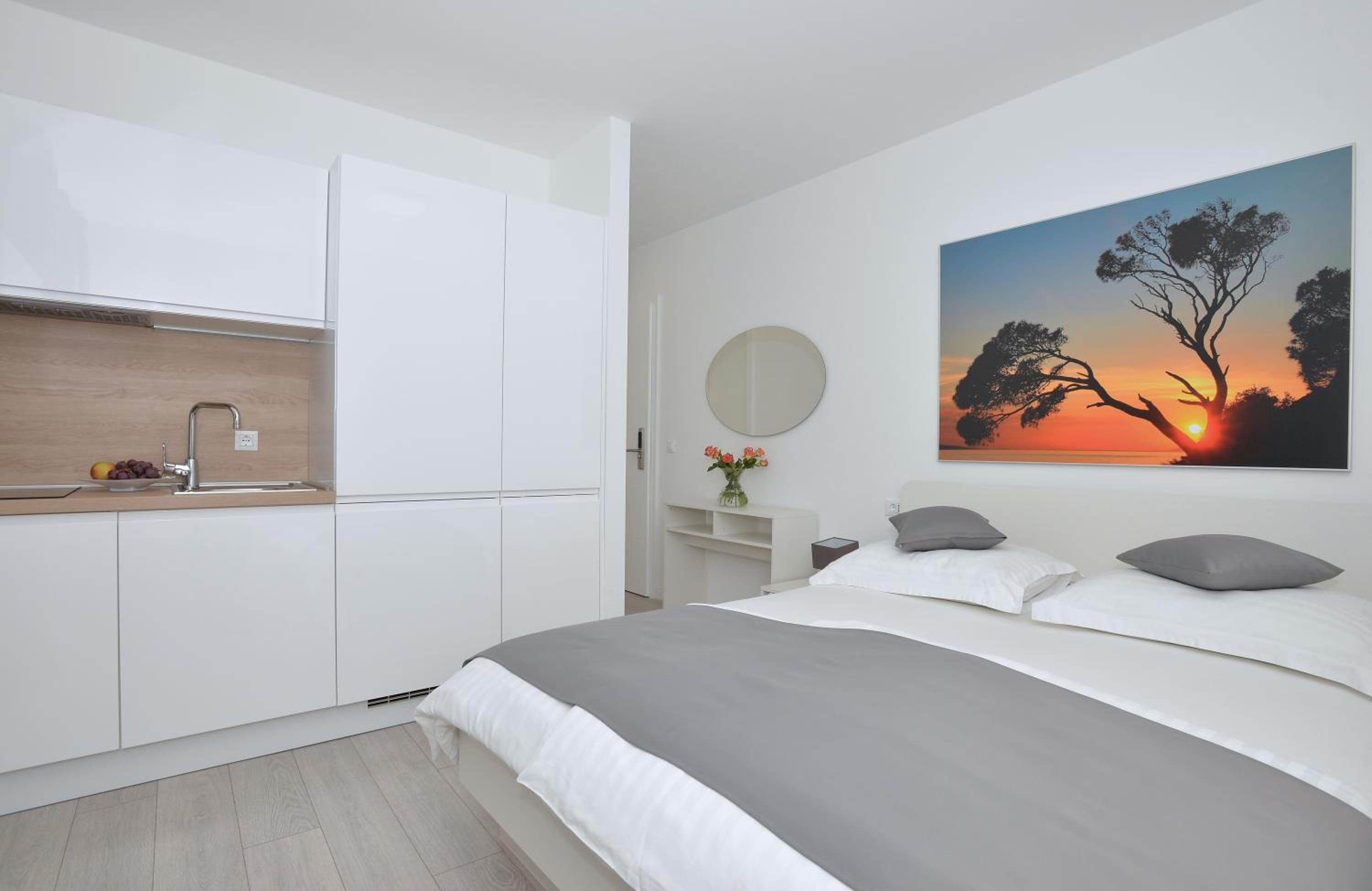 Studio Apartment photo 2