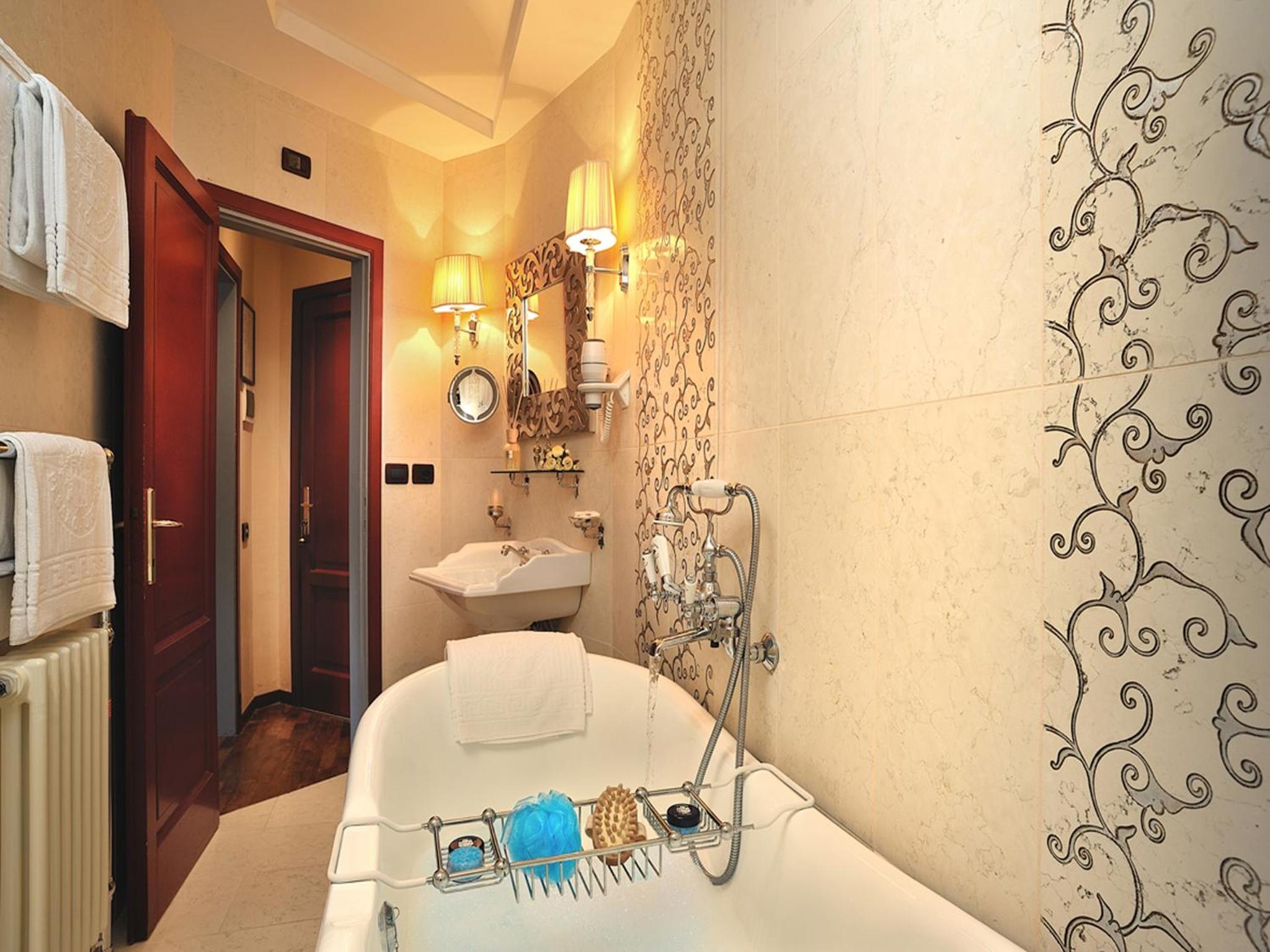 Deluxe Double Room - Photo 6