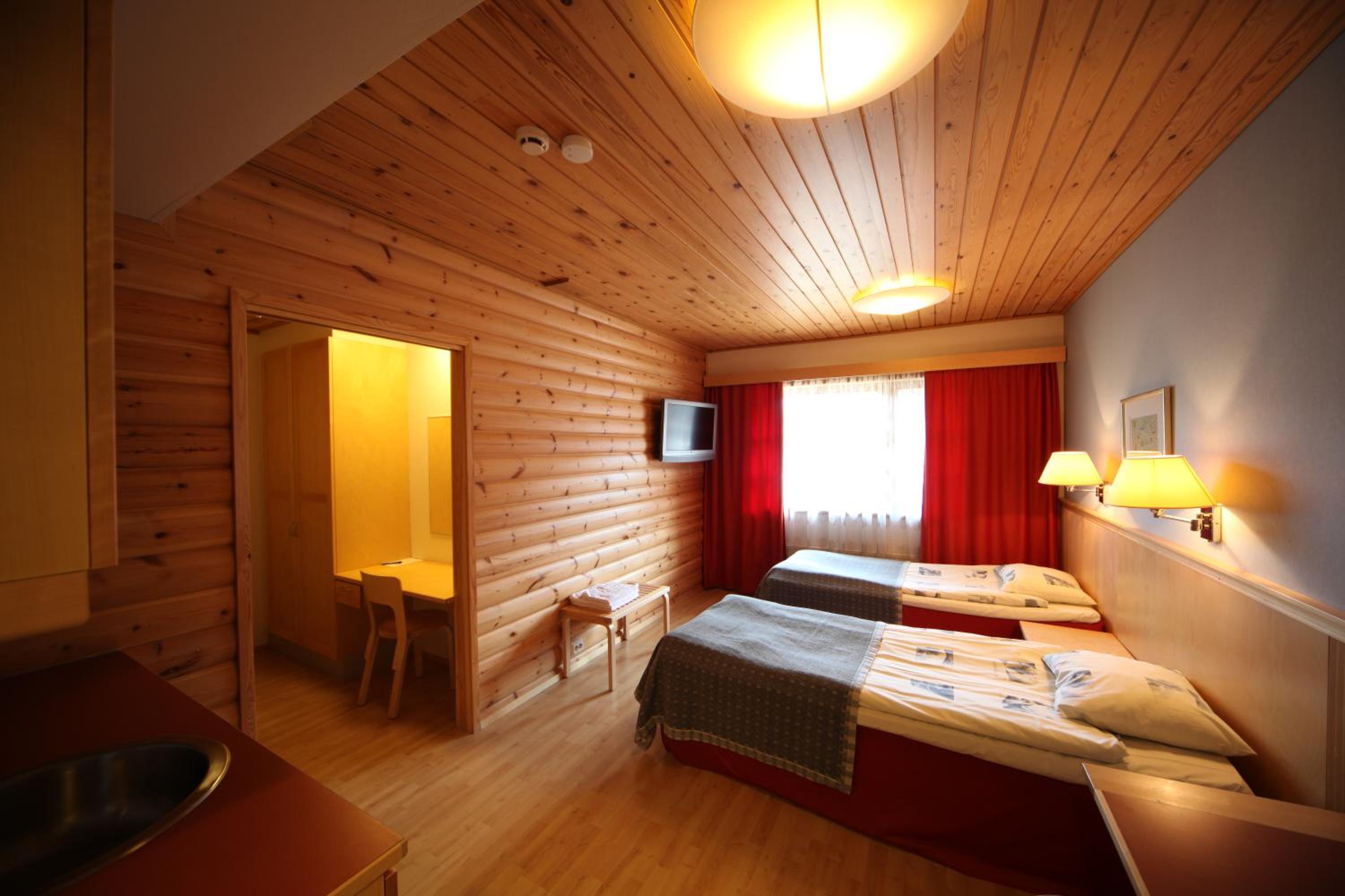 Family Room (2 Adults + 2 Children) - Photo 7