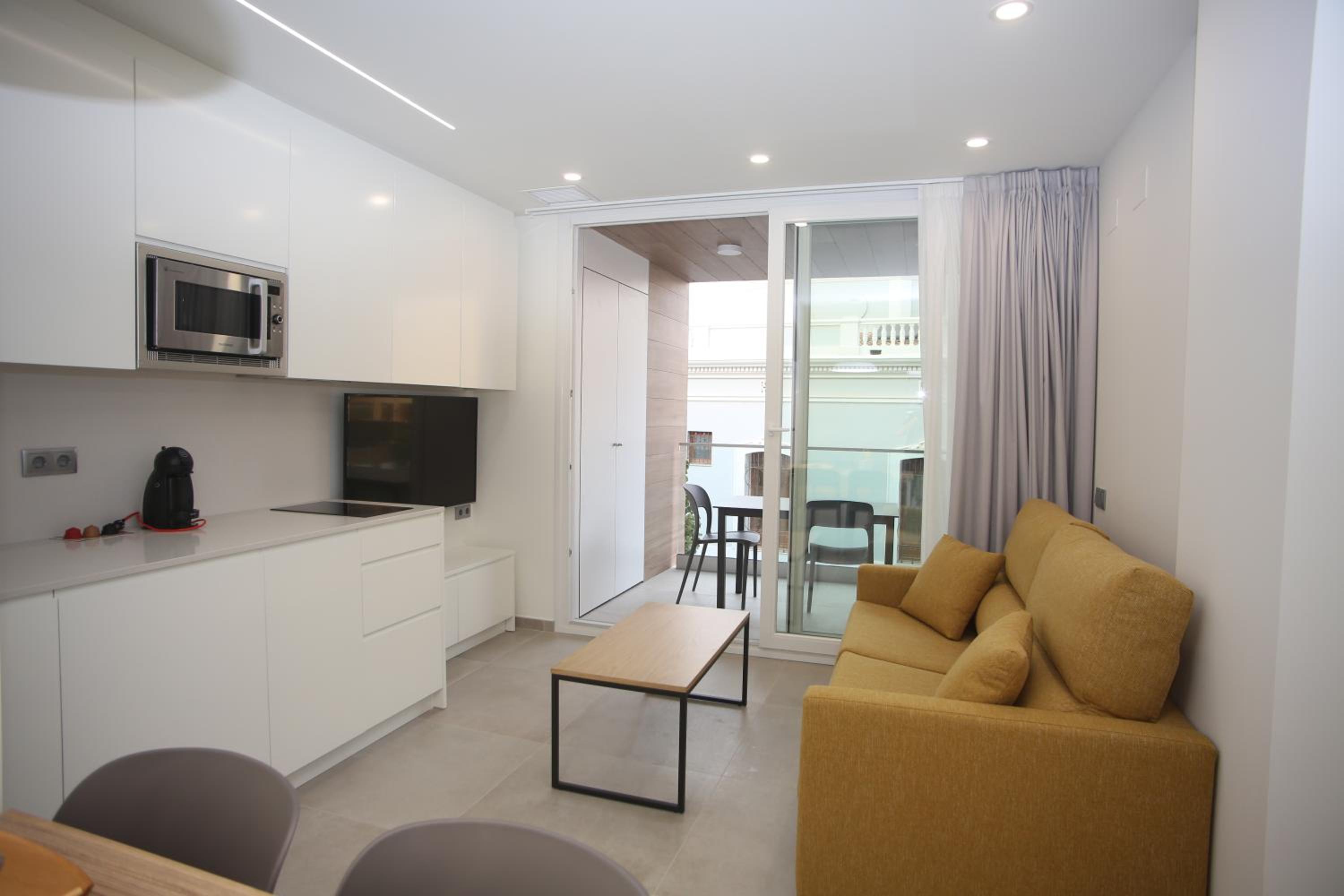 Estudio con Balcón