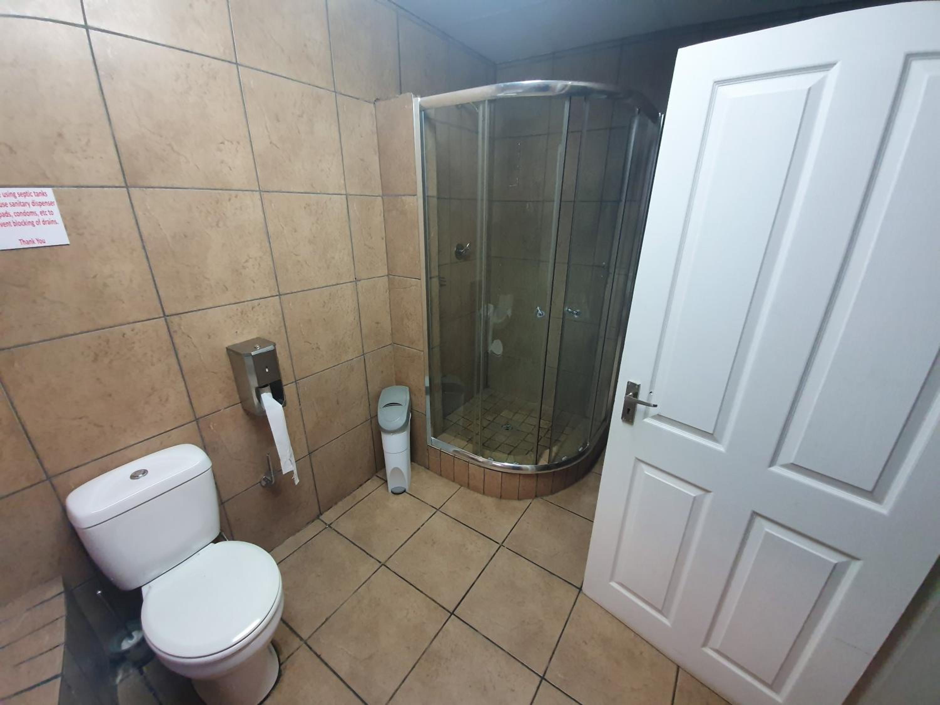 Family Room - Photo 16