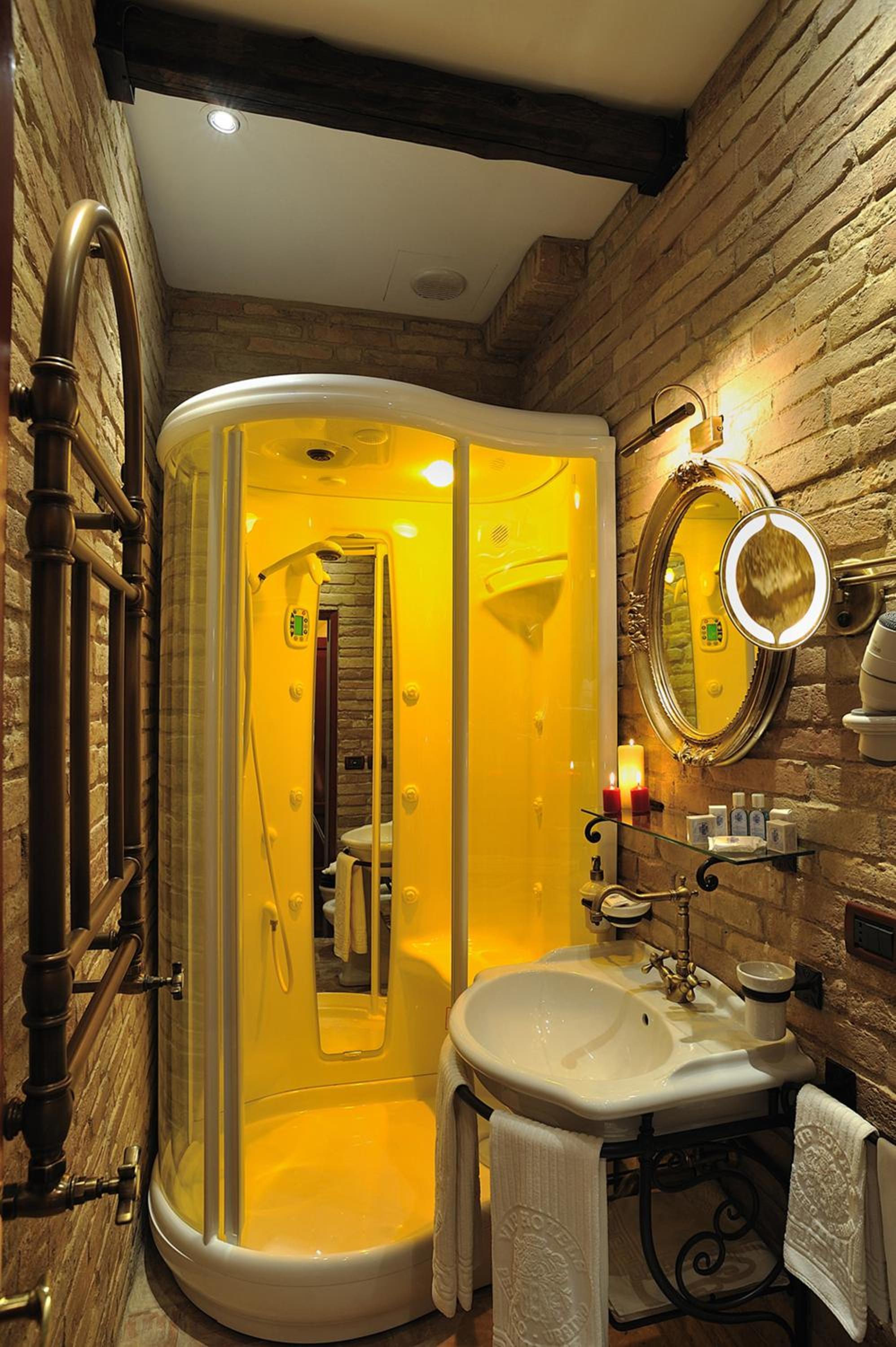 Quadruple Room - Photo 3