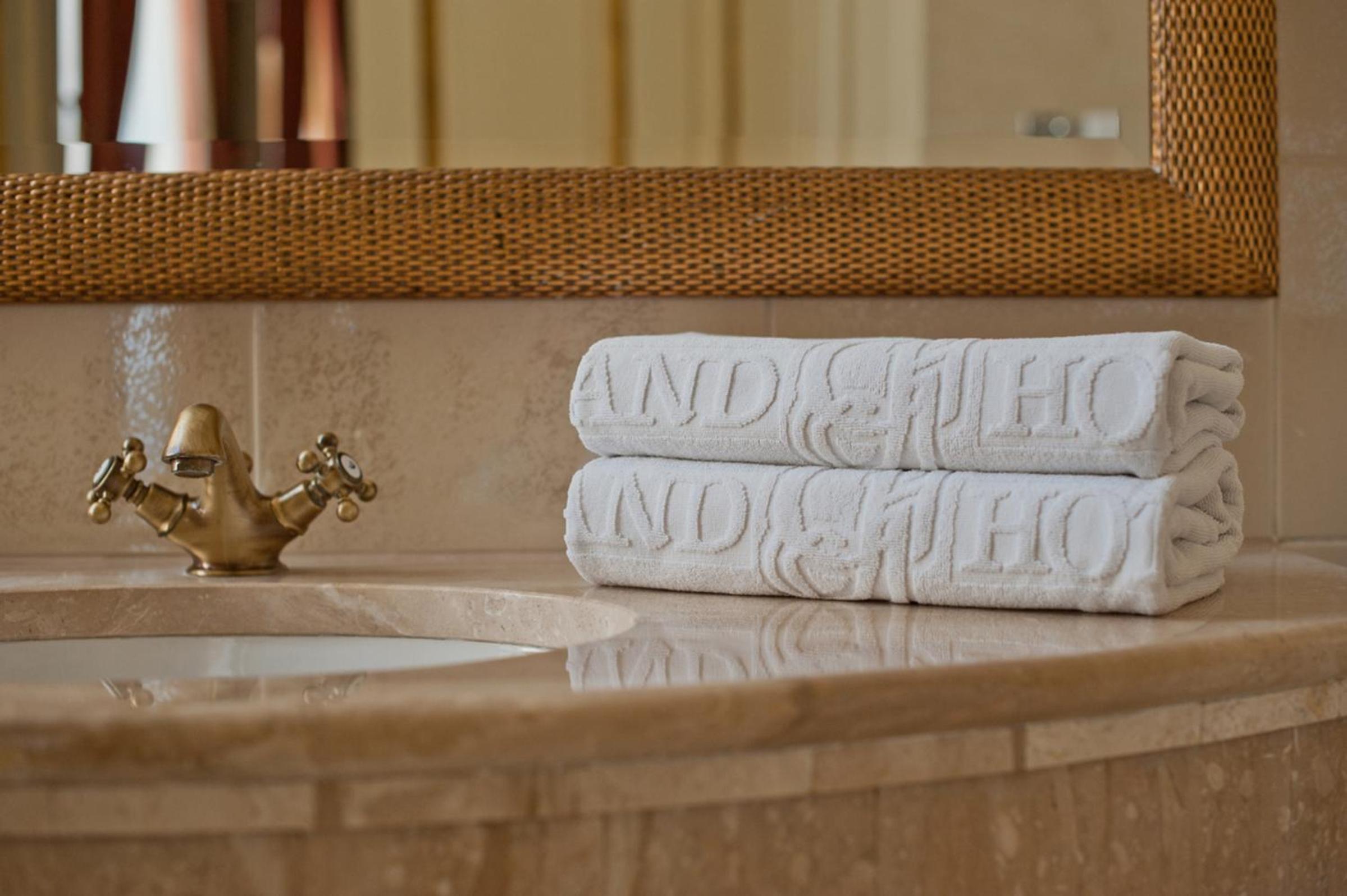 Palace Suite - Photo 6
