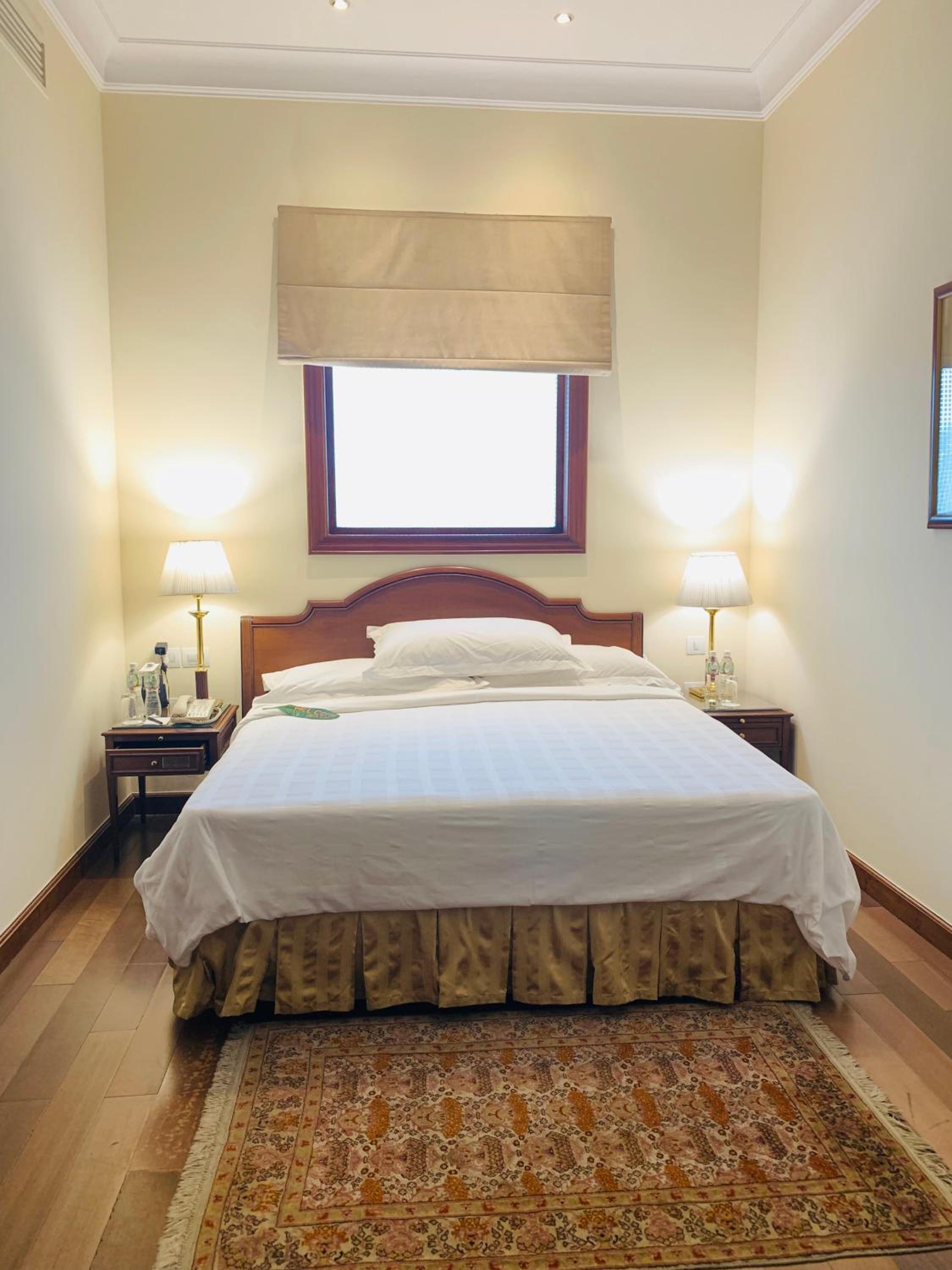 Deluxe Suite with Living Room - Photo 4