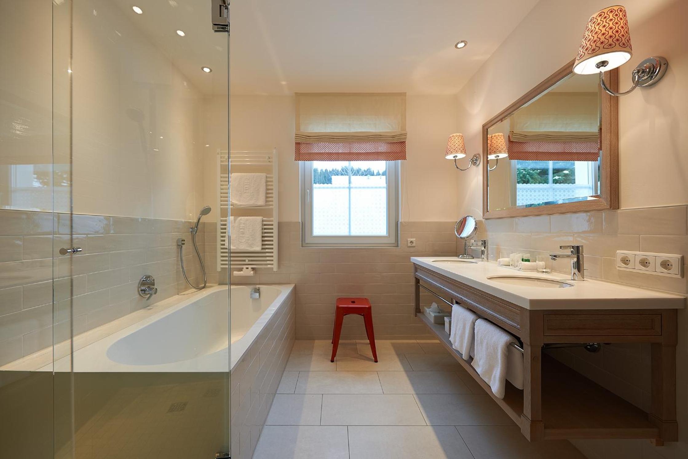 Deluxe Suite photo 2