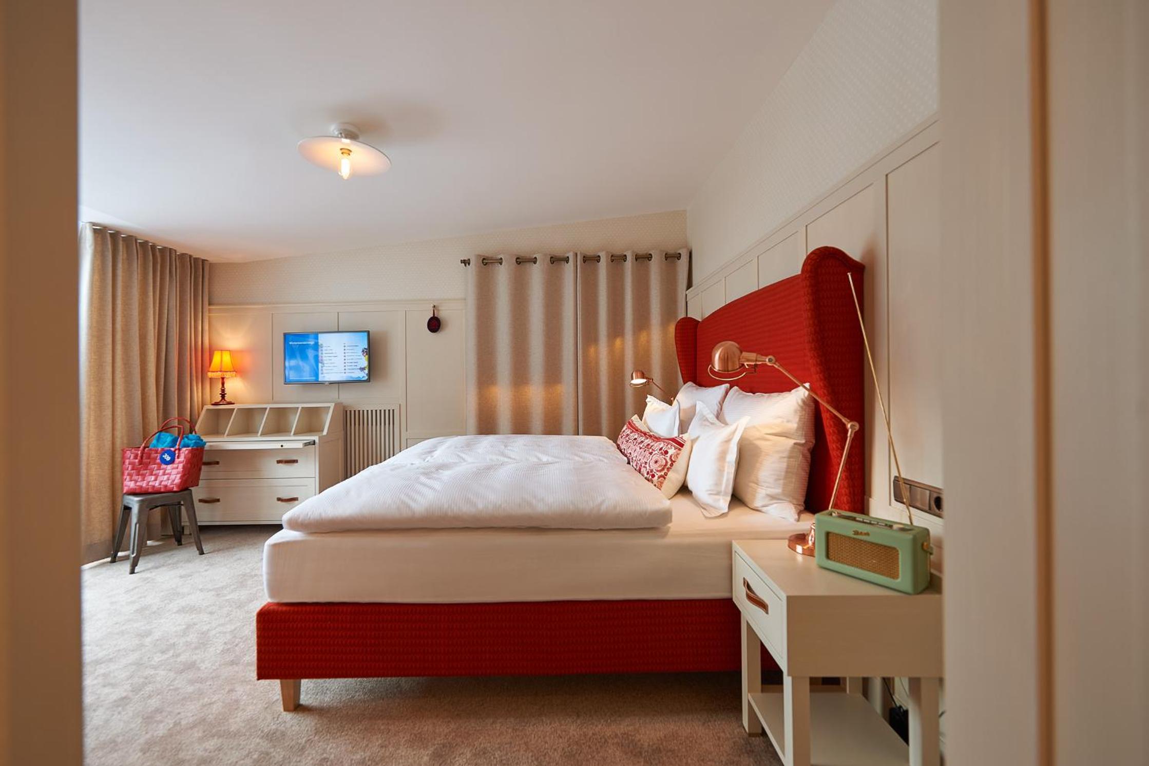 Deluxe Double Room with Balcony photo 3