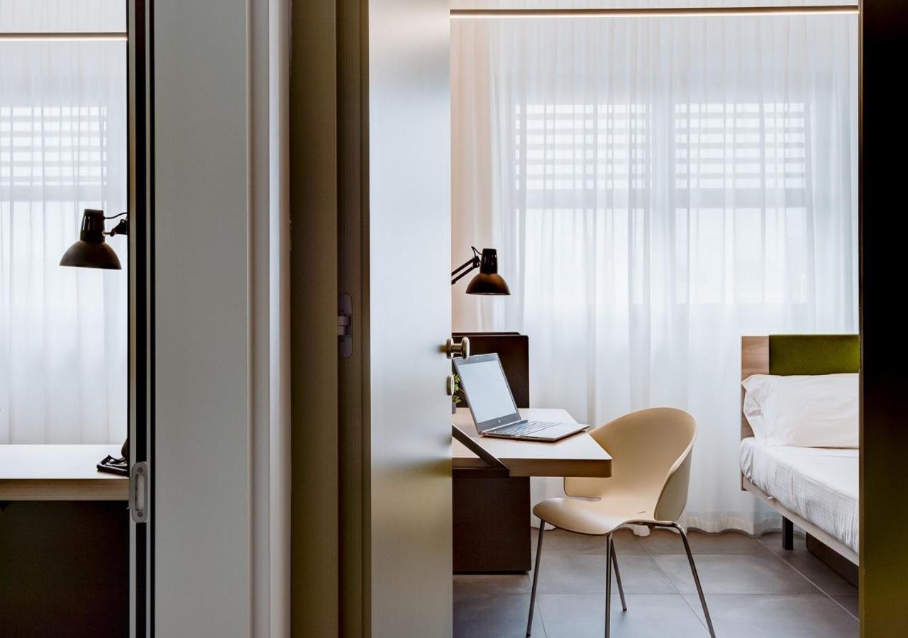 Super Economy Twin Room photo 2