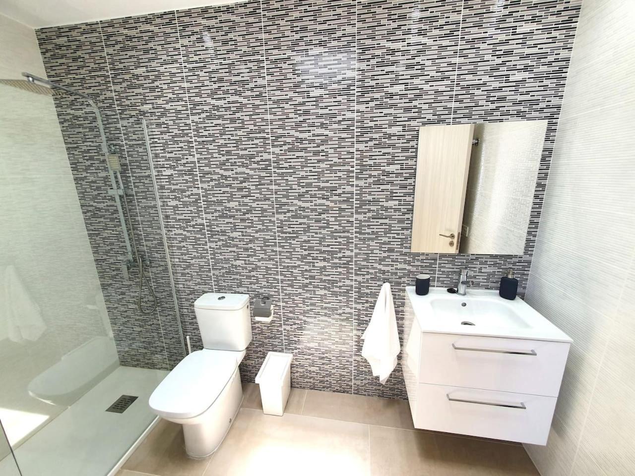 Three-Bedroom Villa photo 2