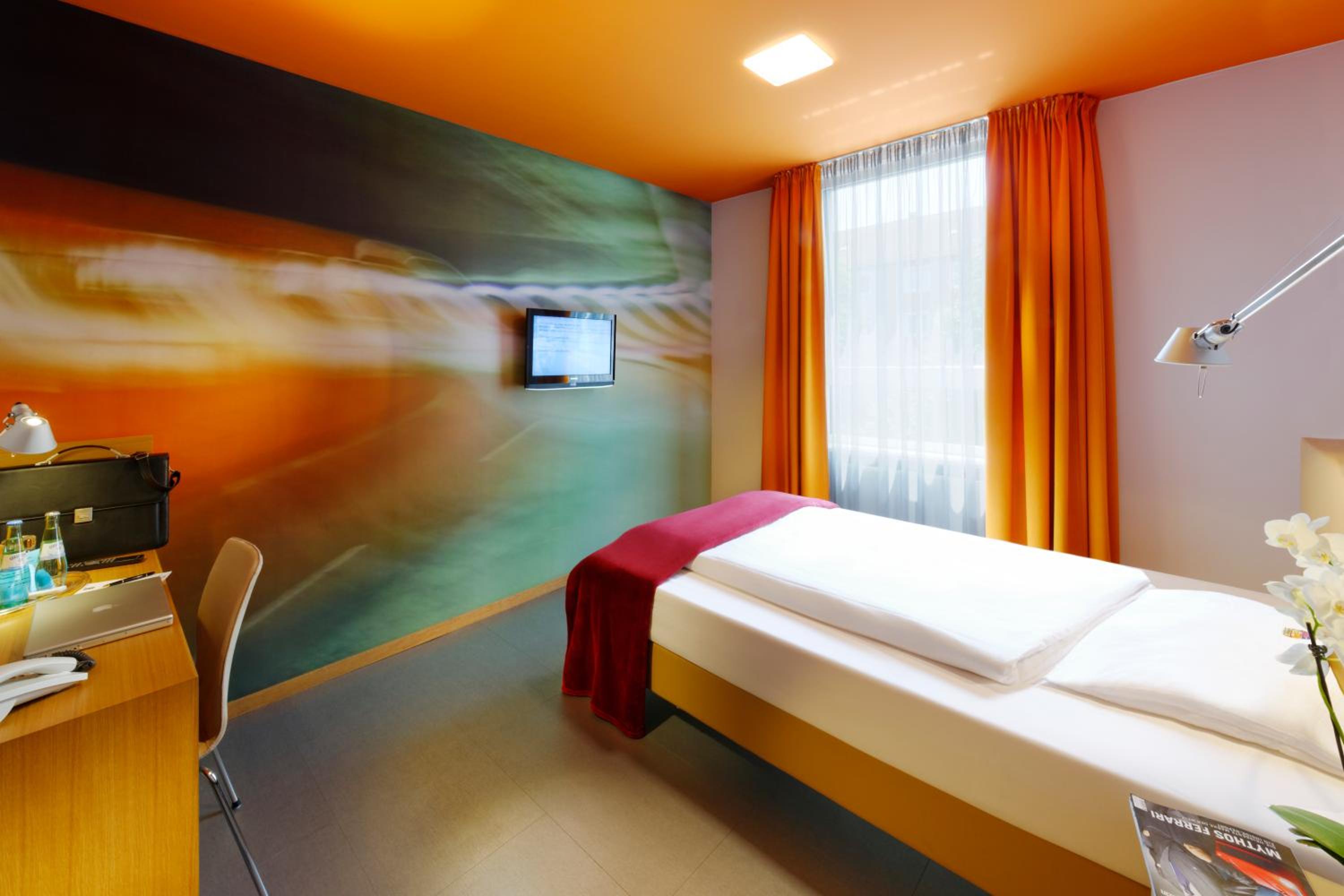 Standard Single Room Frenchbed