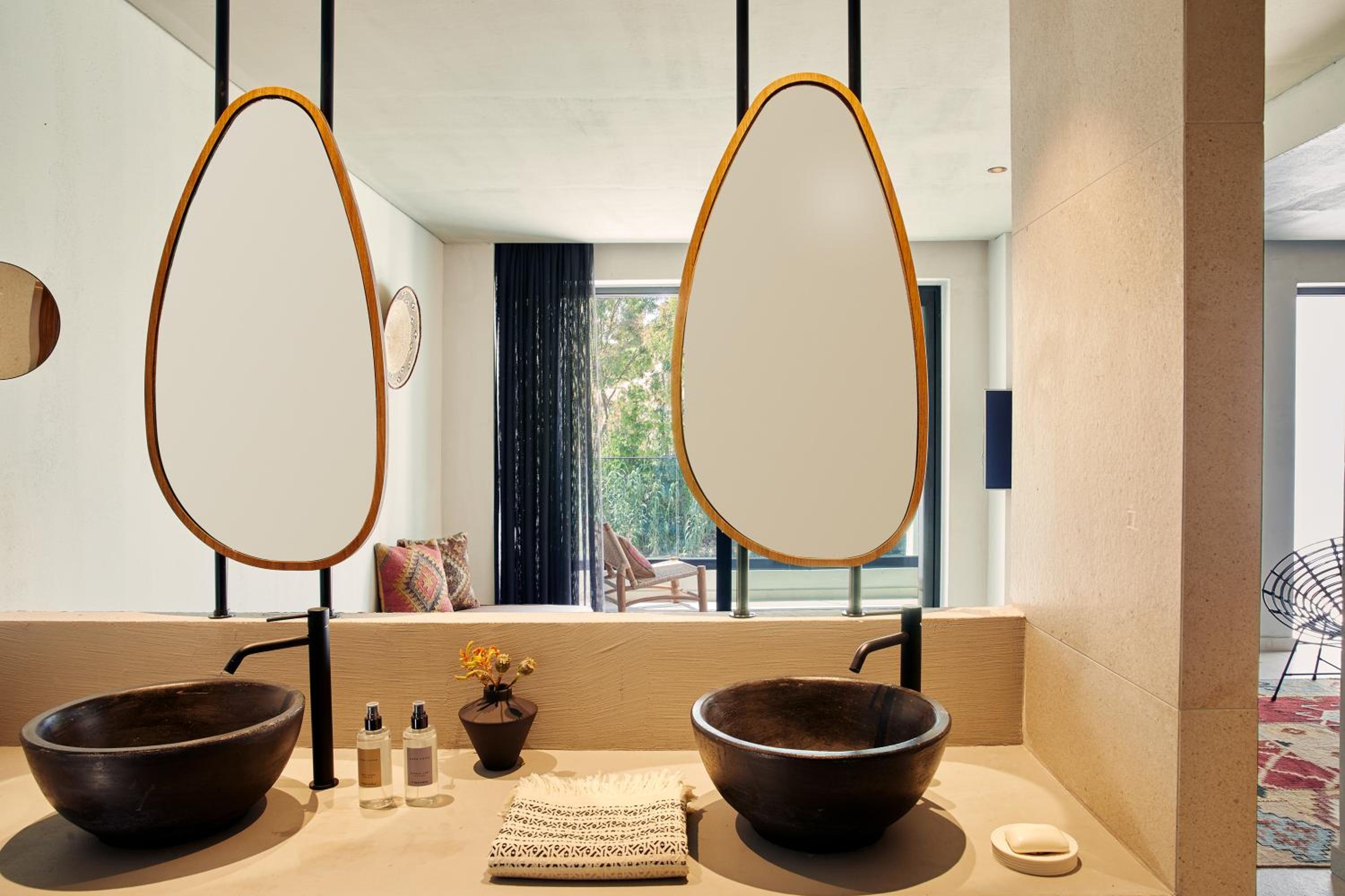Suite - Photo 3