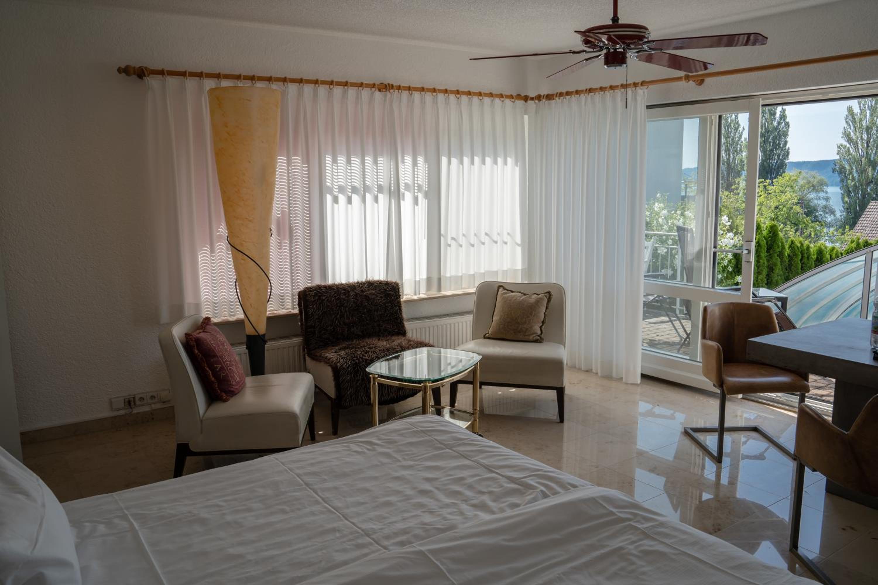Four-Bedroom House photo 1