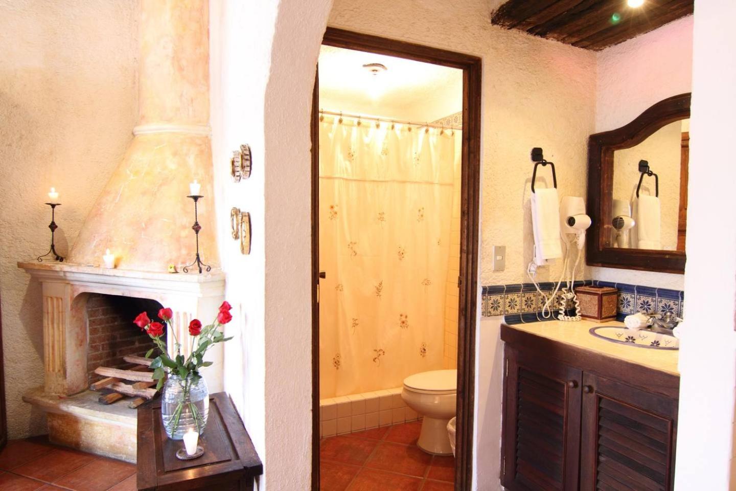 King Suite with Balcony photo 3