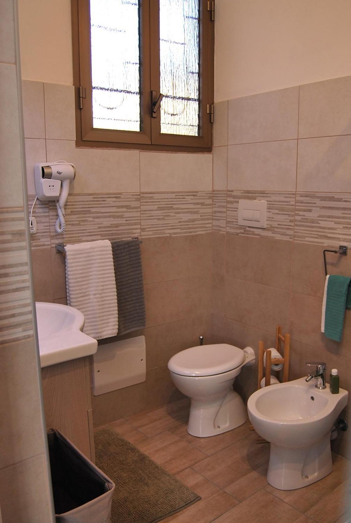 Triple Room with Private Bathroom - Photo 2