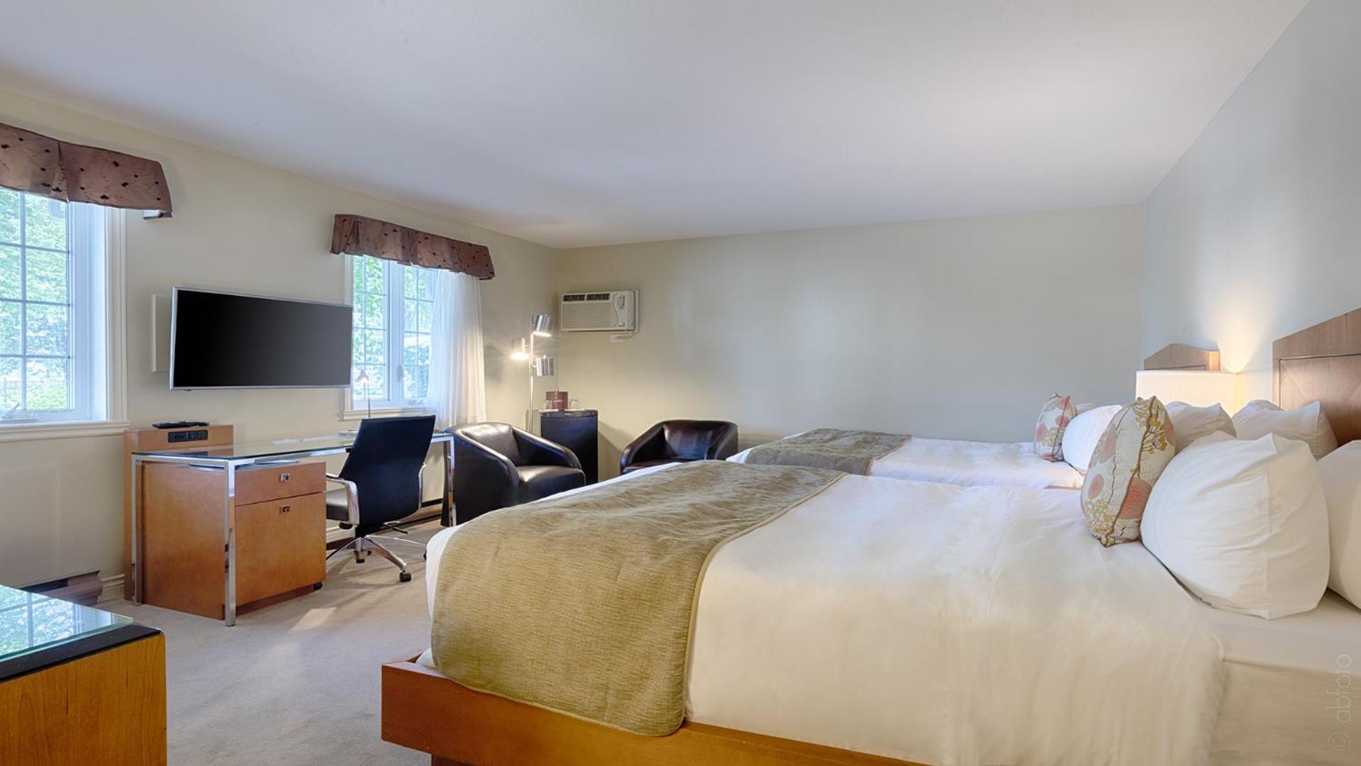 Classic Room with Two Queen Beds
