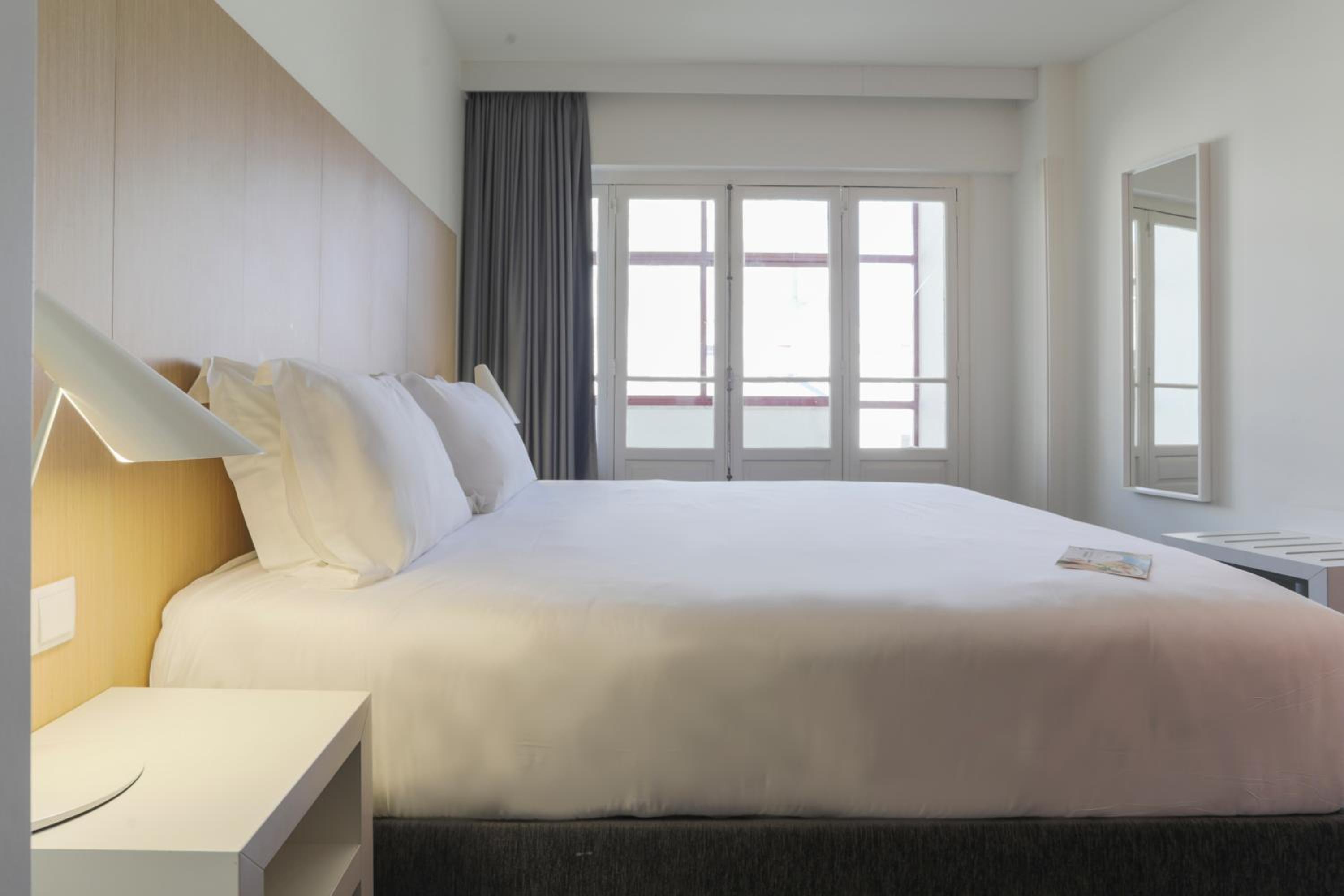 Suite - Photo 1