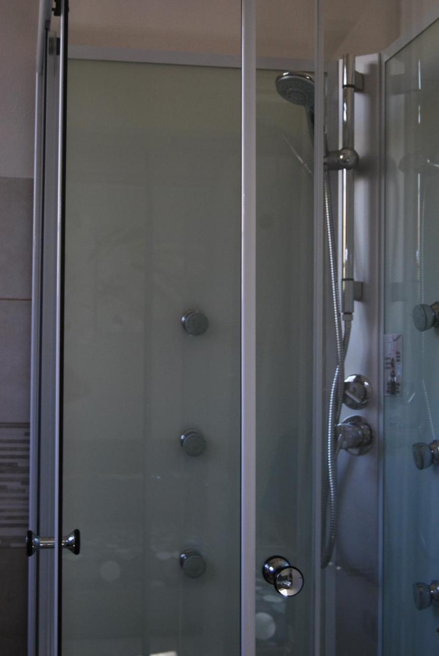 Triple Room with Private Bathroom - Photo 8