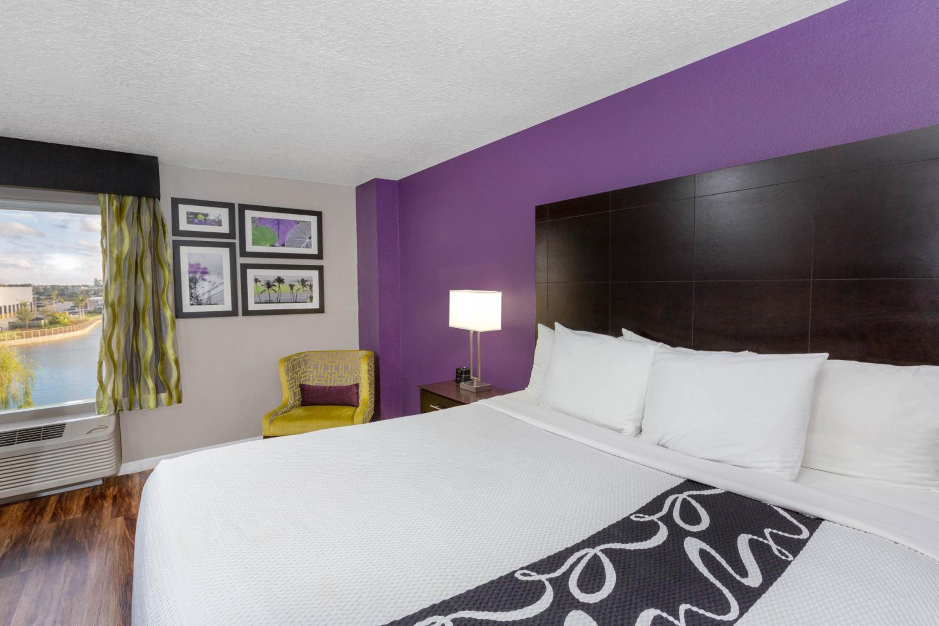 Deluxe Queen Room with Two Queen Beds - Non-Smoking