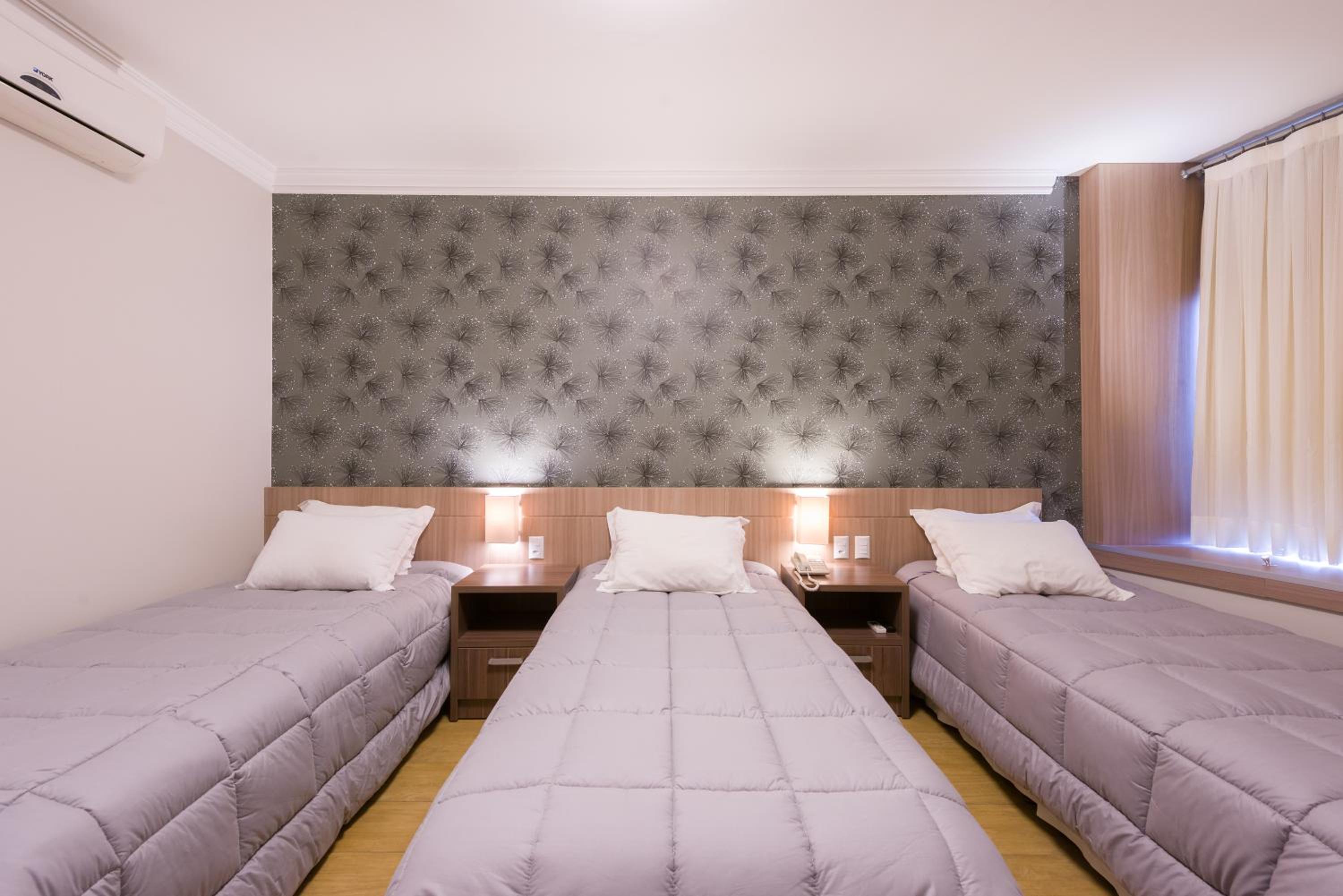 Triple Room with Three Single Beds - Photo 2