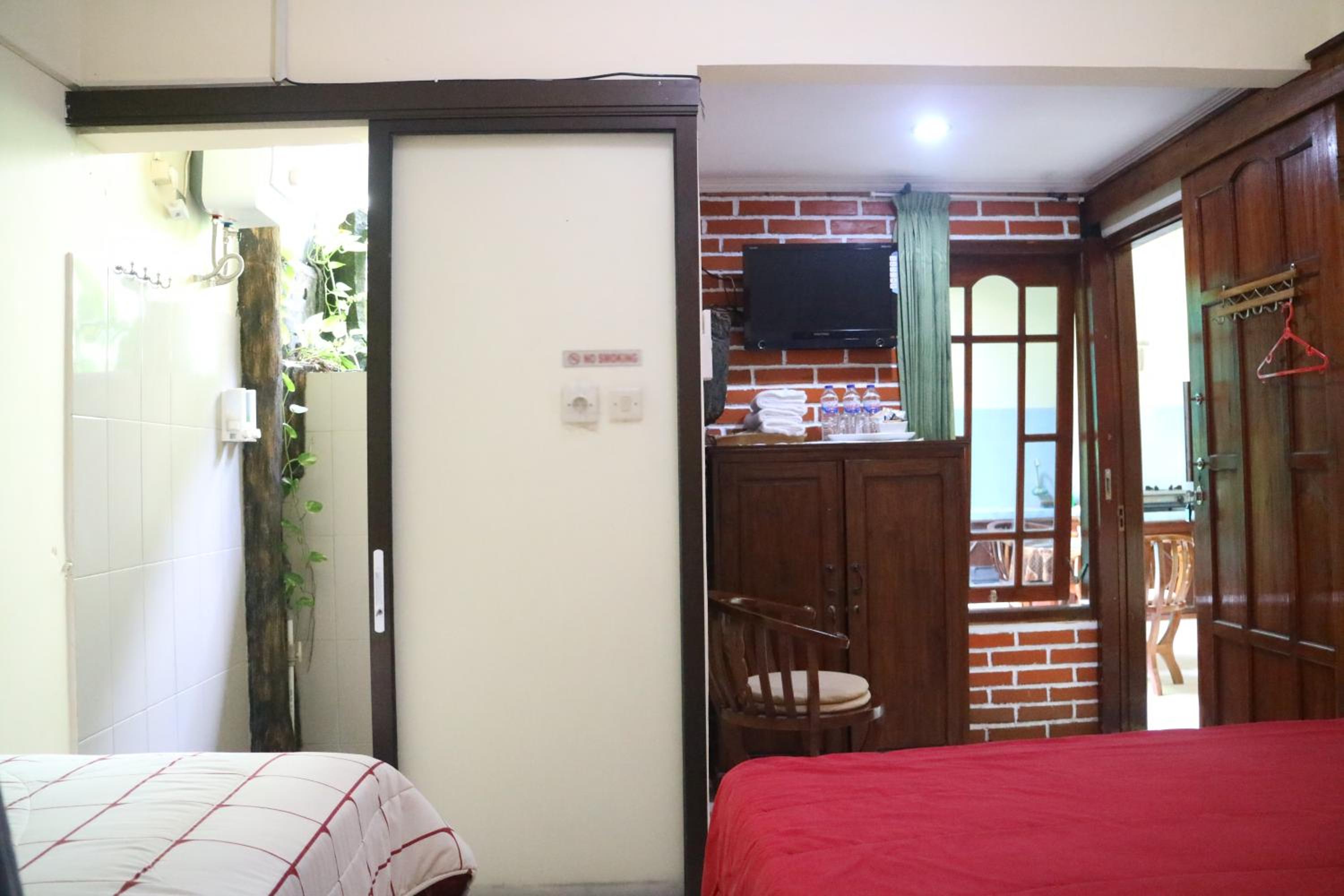 Triple Room with Garden View - Photo 7