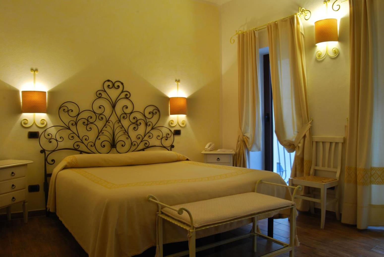 Deluxe Triple Room photo 1