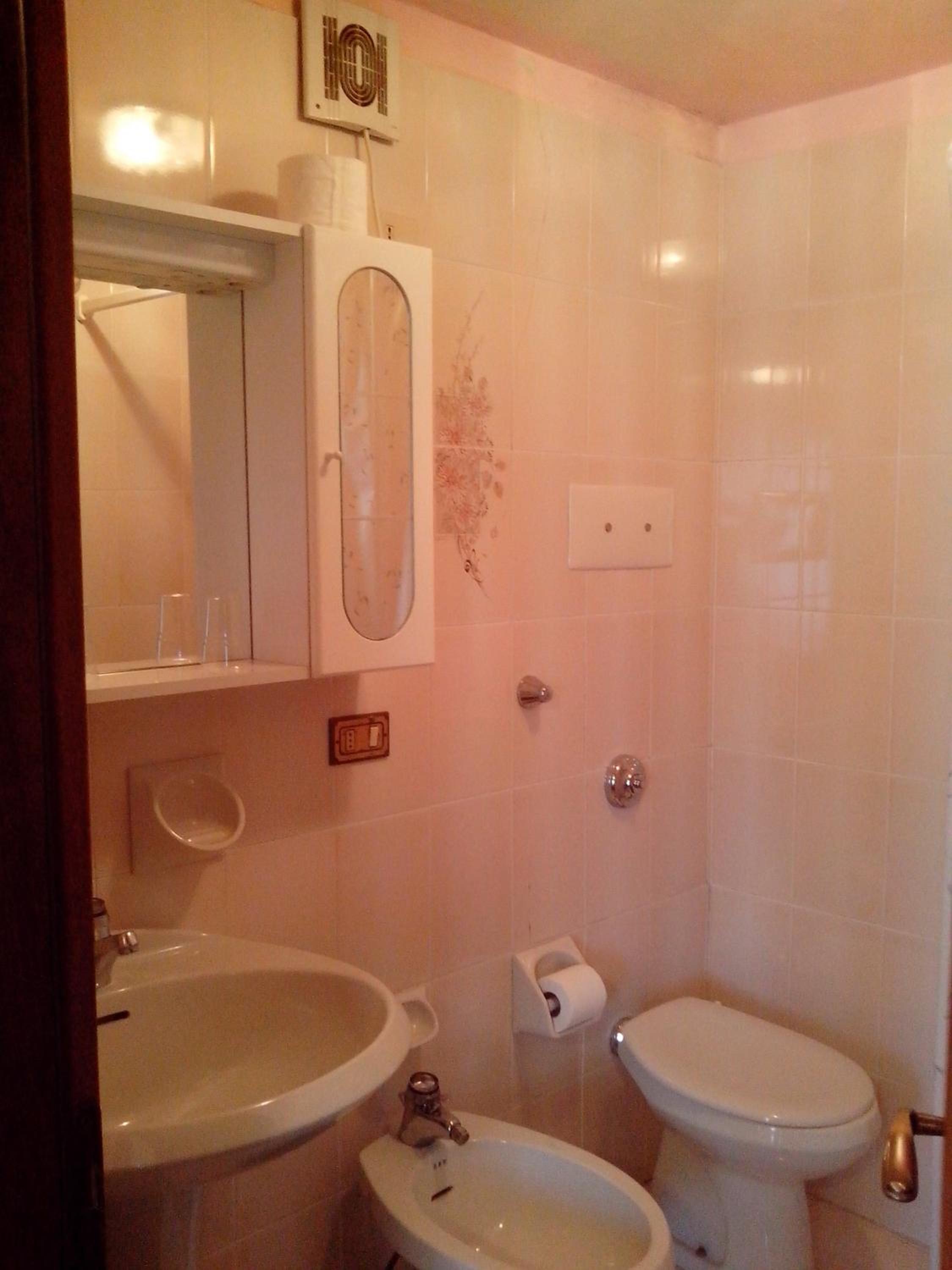 Double or Twin Room - Photo 2