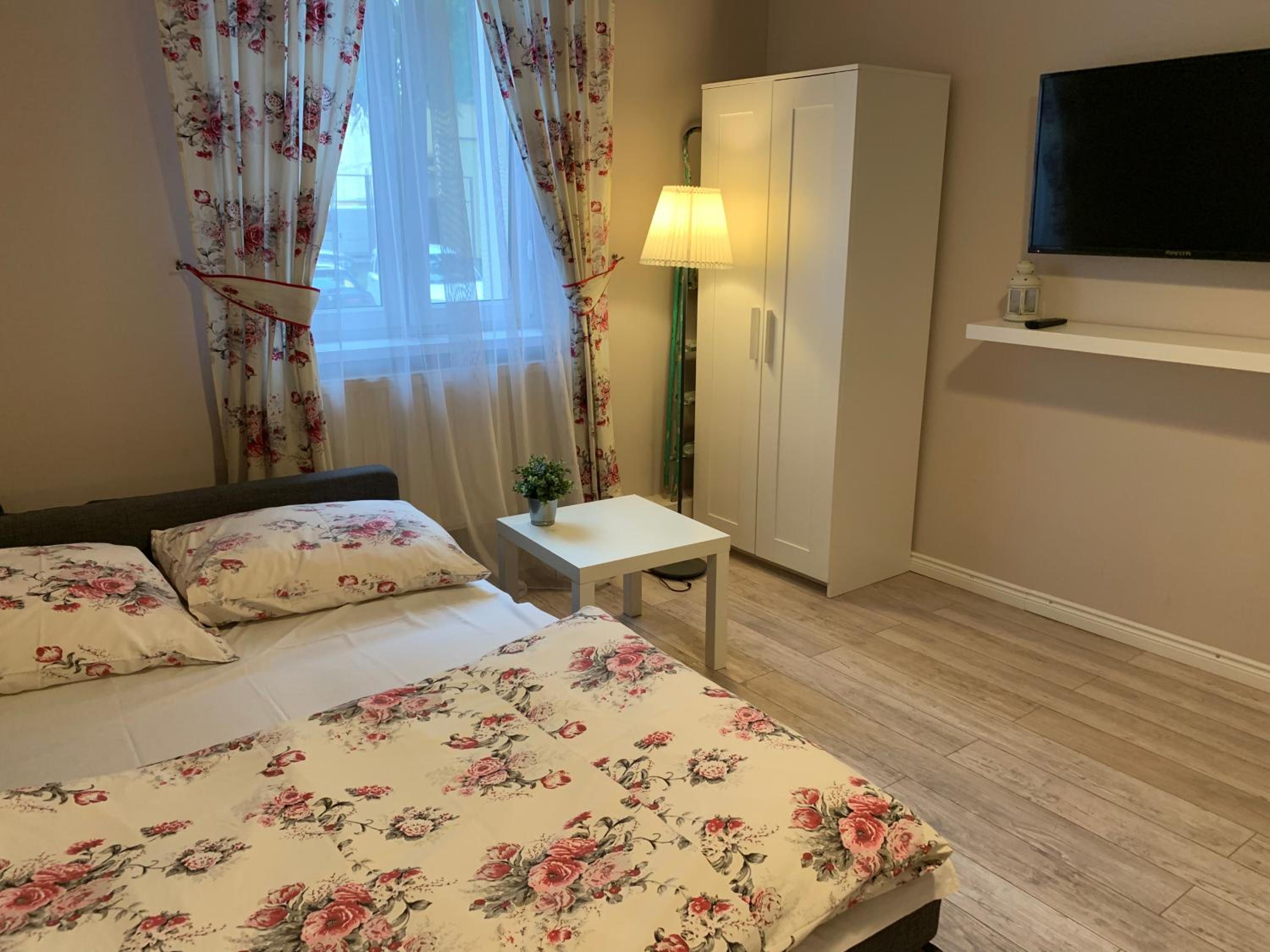 Two-Bedroom Apartment - Photo 3
