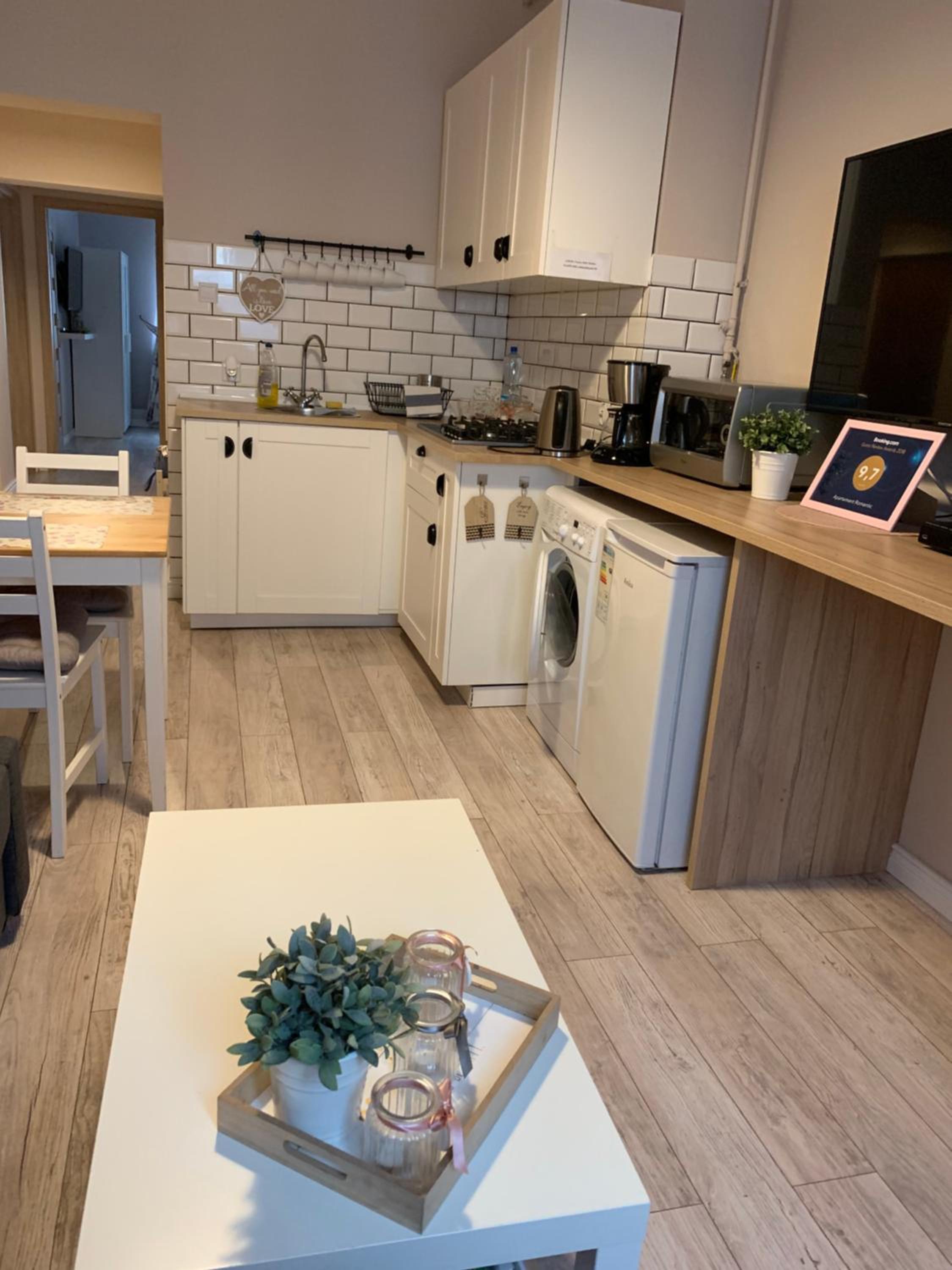 Two-Bedroom Apartment - Photo 23