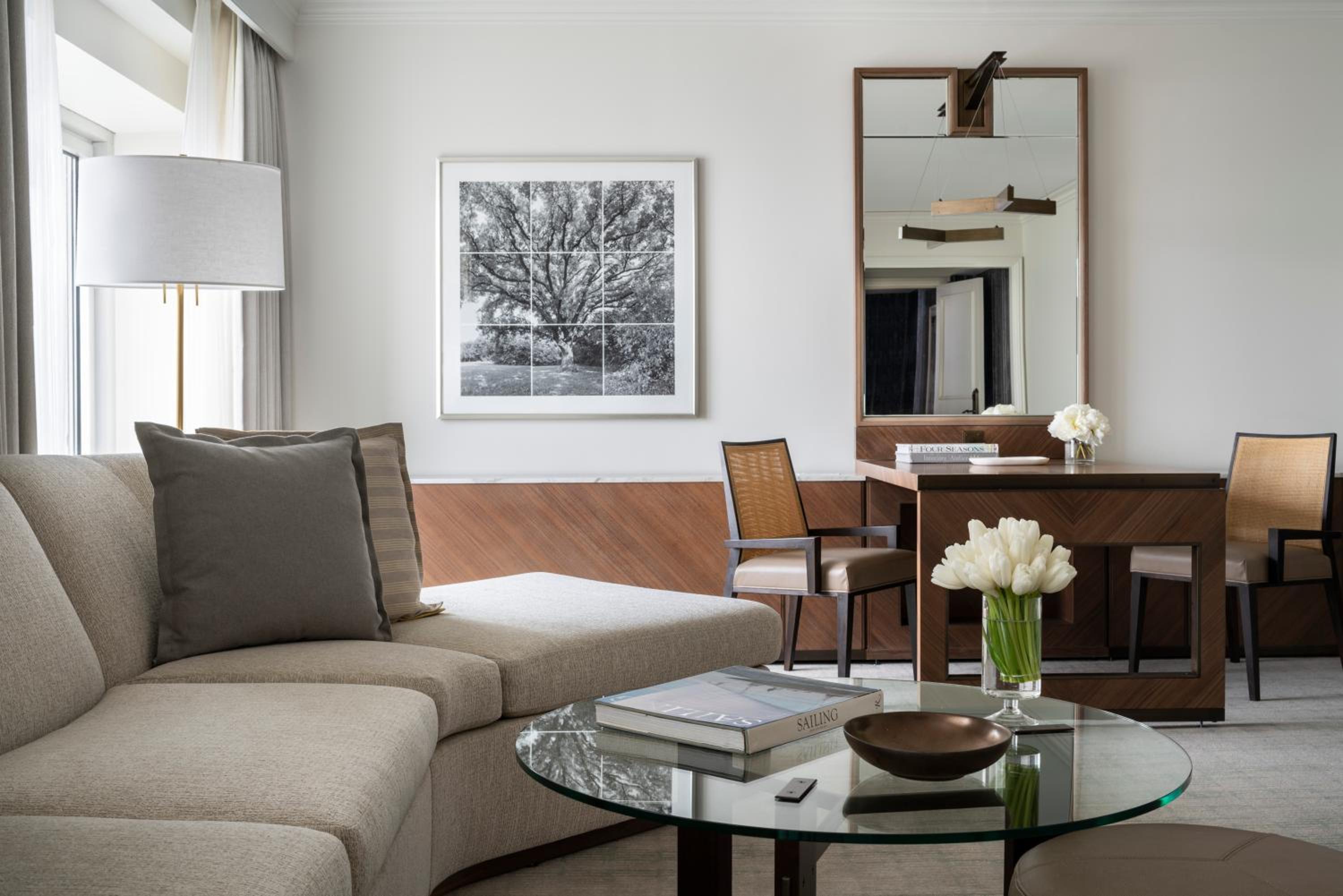 One-Bedroom King Suite - Photo 9