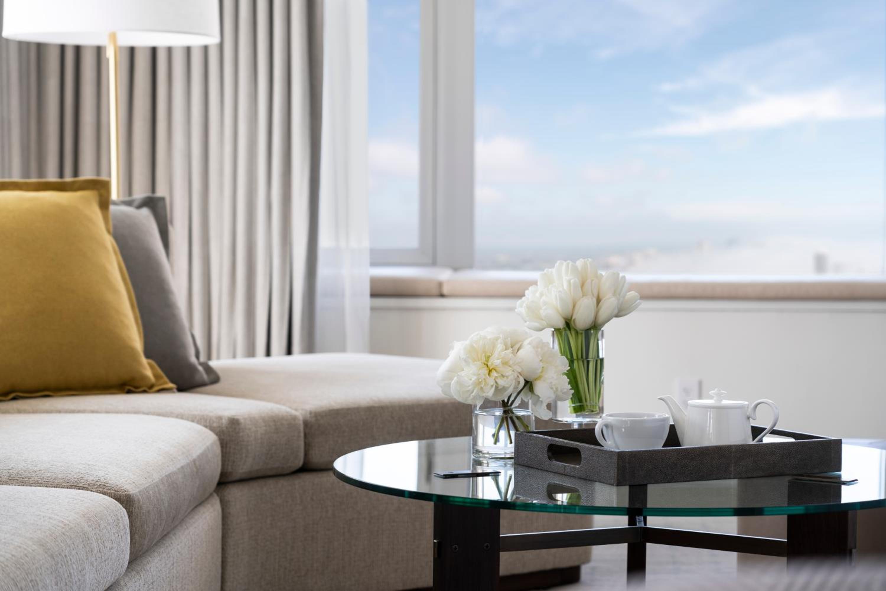One-Bedroom King Suite - Photo 7