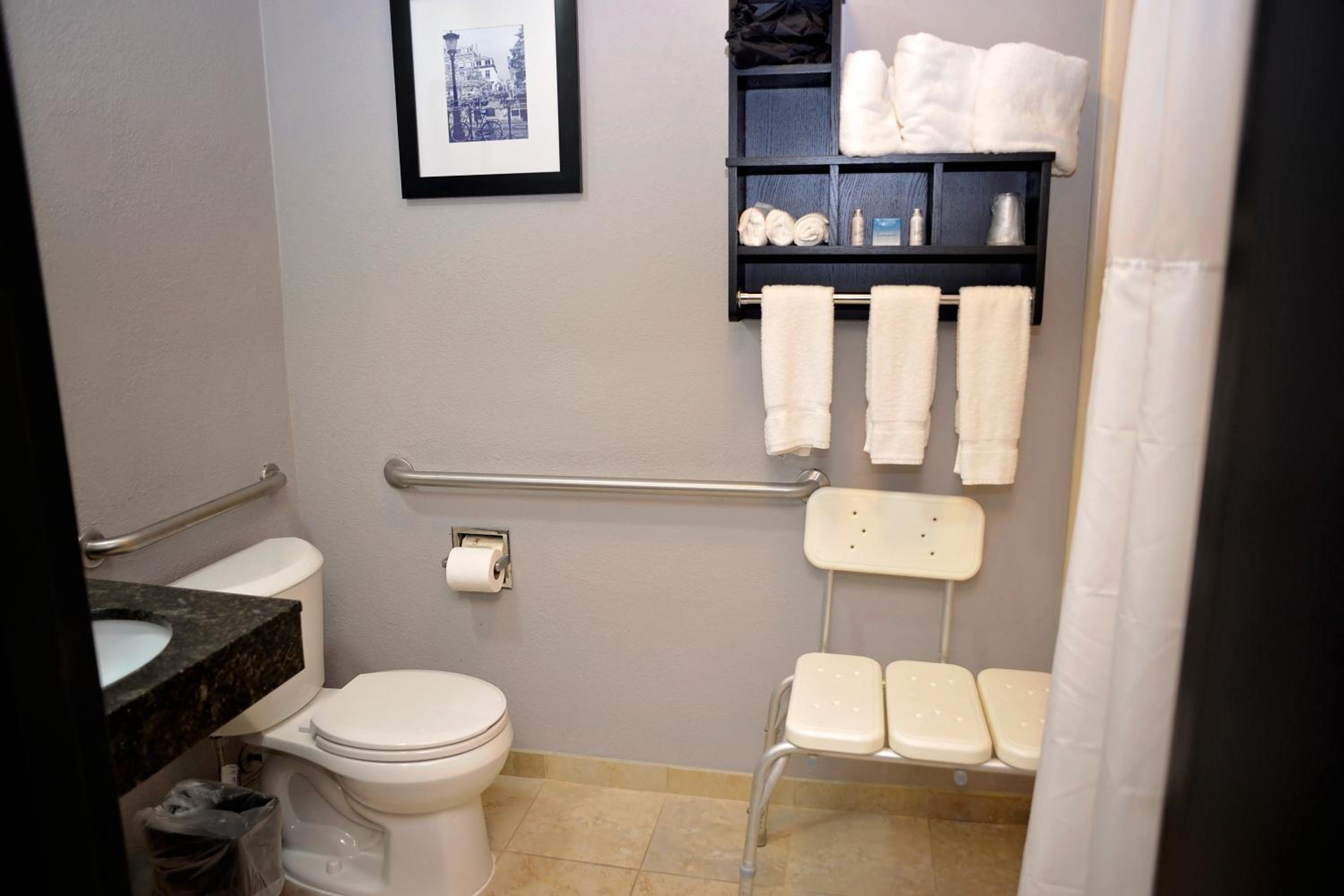 Queen Room with Two Queen Beds - Disability Access/Non-Smoking photo 3