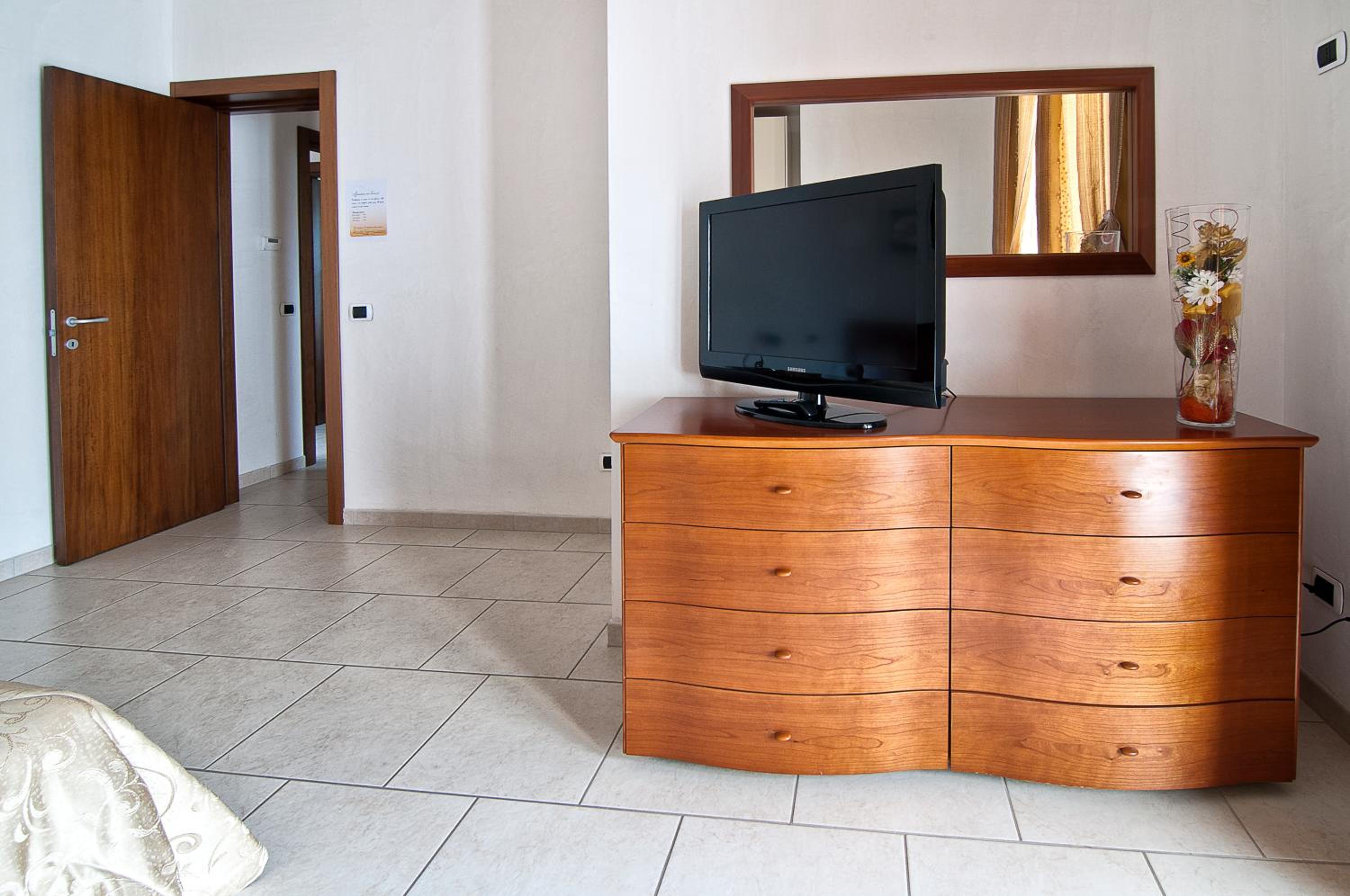 Quadruple Room with Private Bathroom photo 2