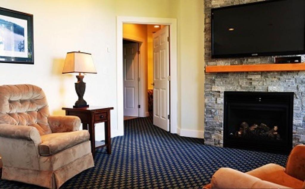 Two-Bedroom Apartment - Photo 4