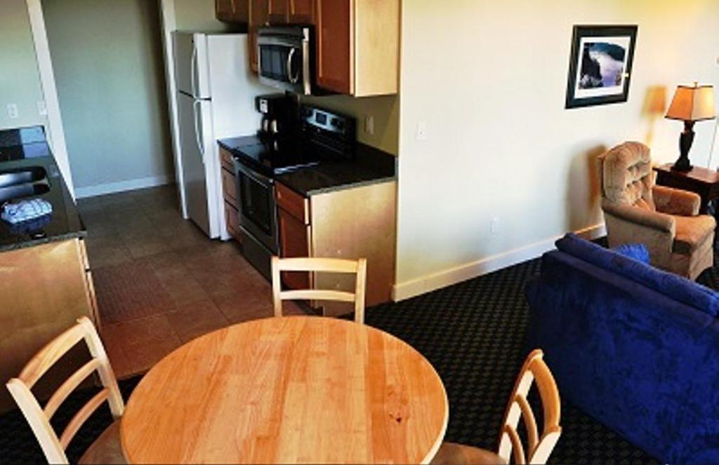 Two-Bedroom Apartment - Photo 3
