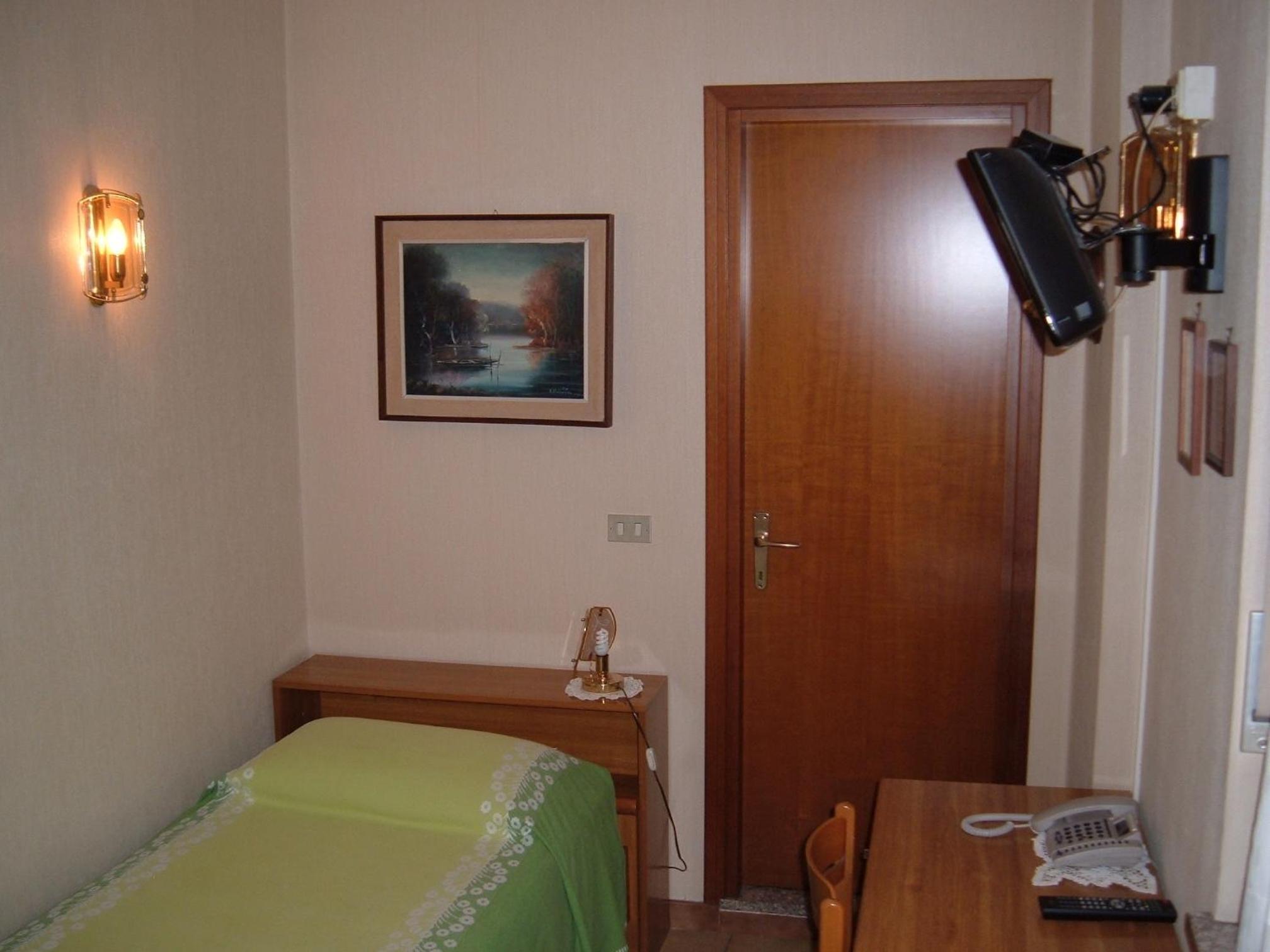 Single Room photo 1