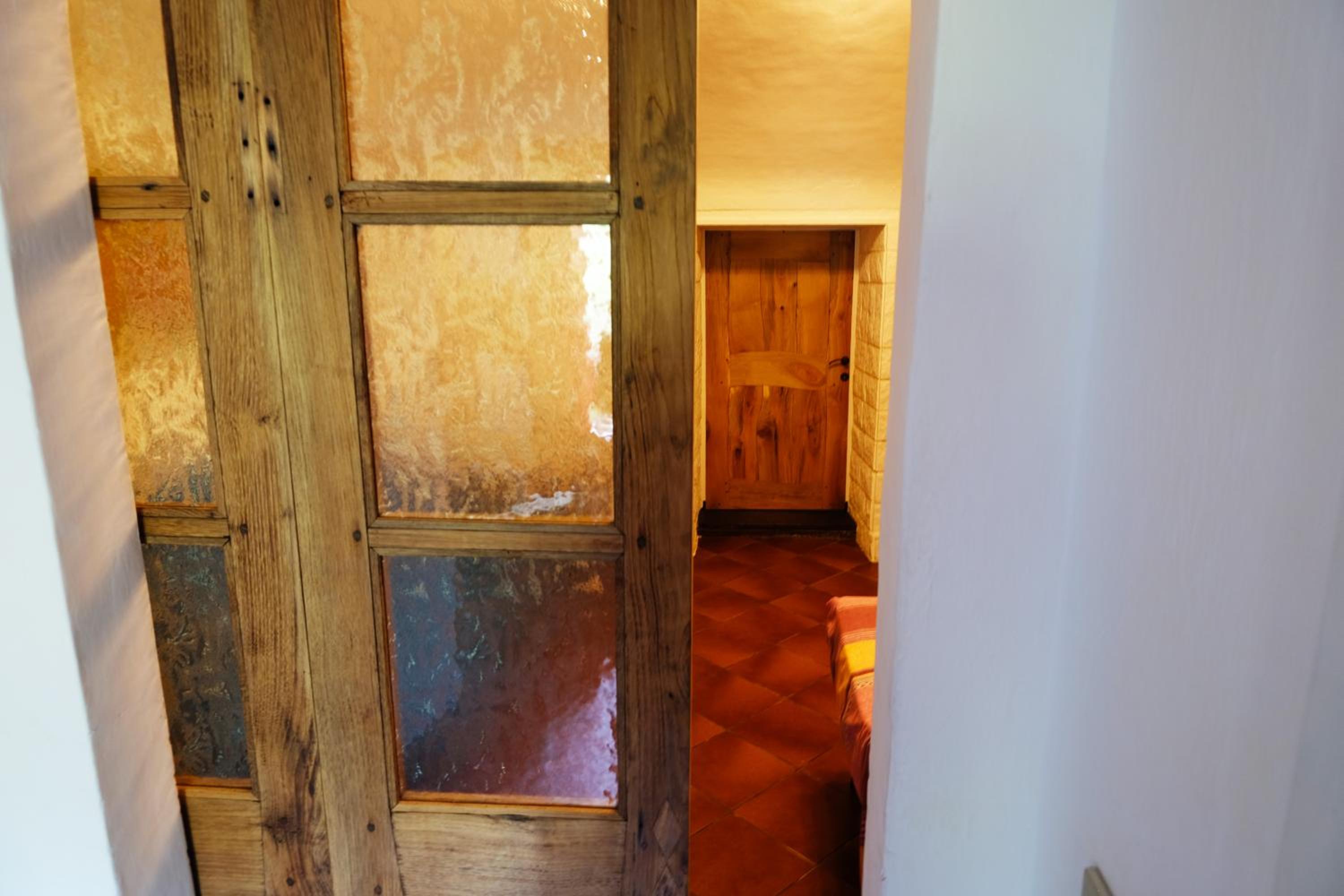 Family Room with Private Bathroom - Photo 4