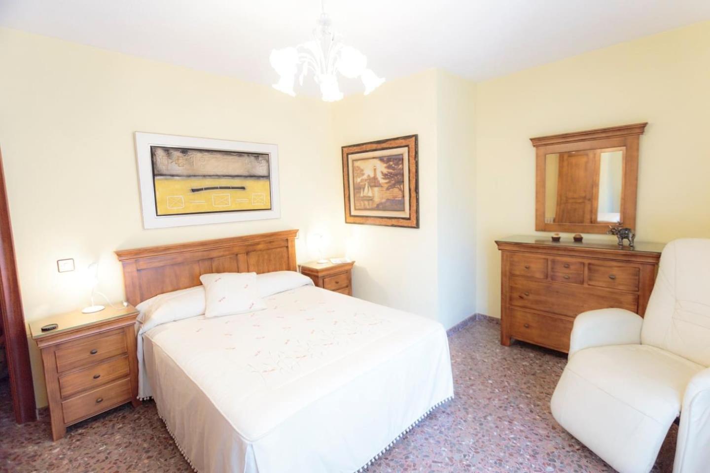Four-Bedroom House - Photo 20