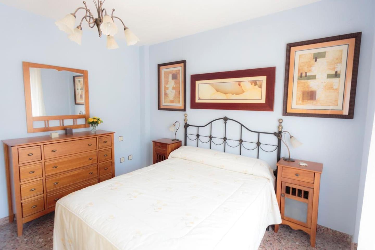 Four-Bedroom House - Photo 23