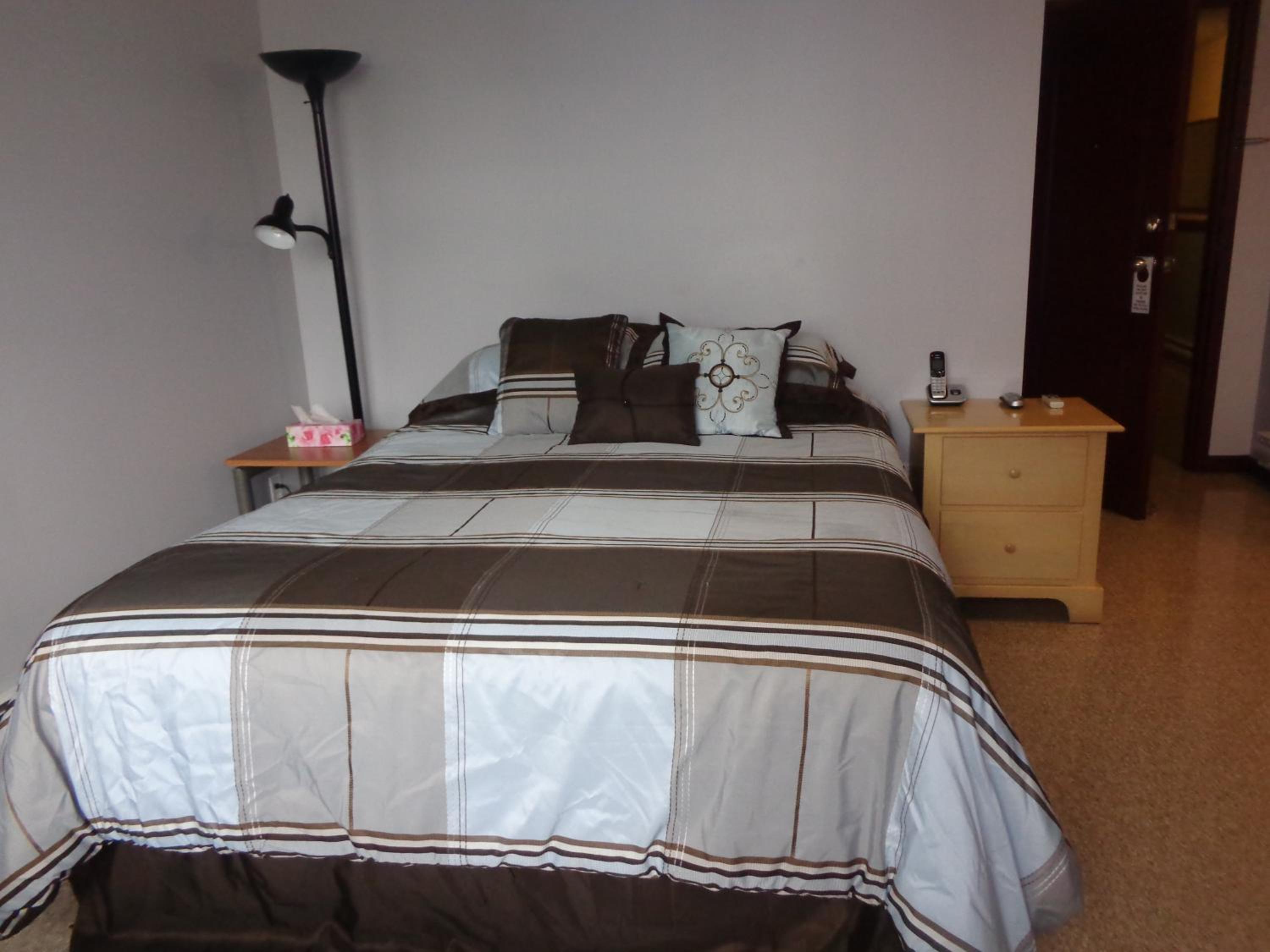 Queen Room photo 3