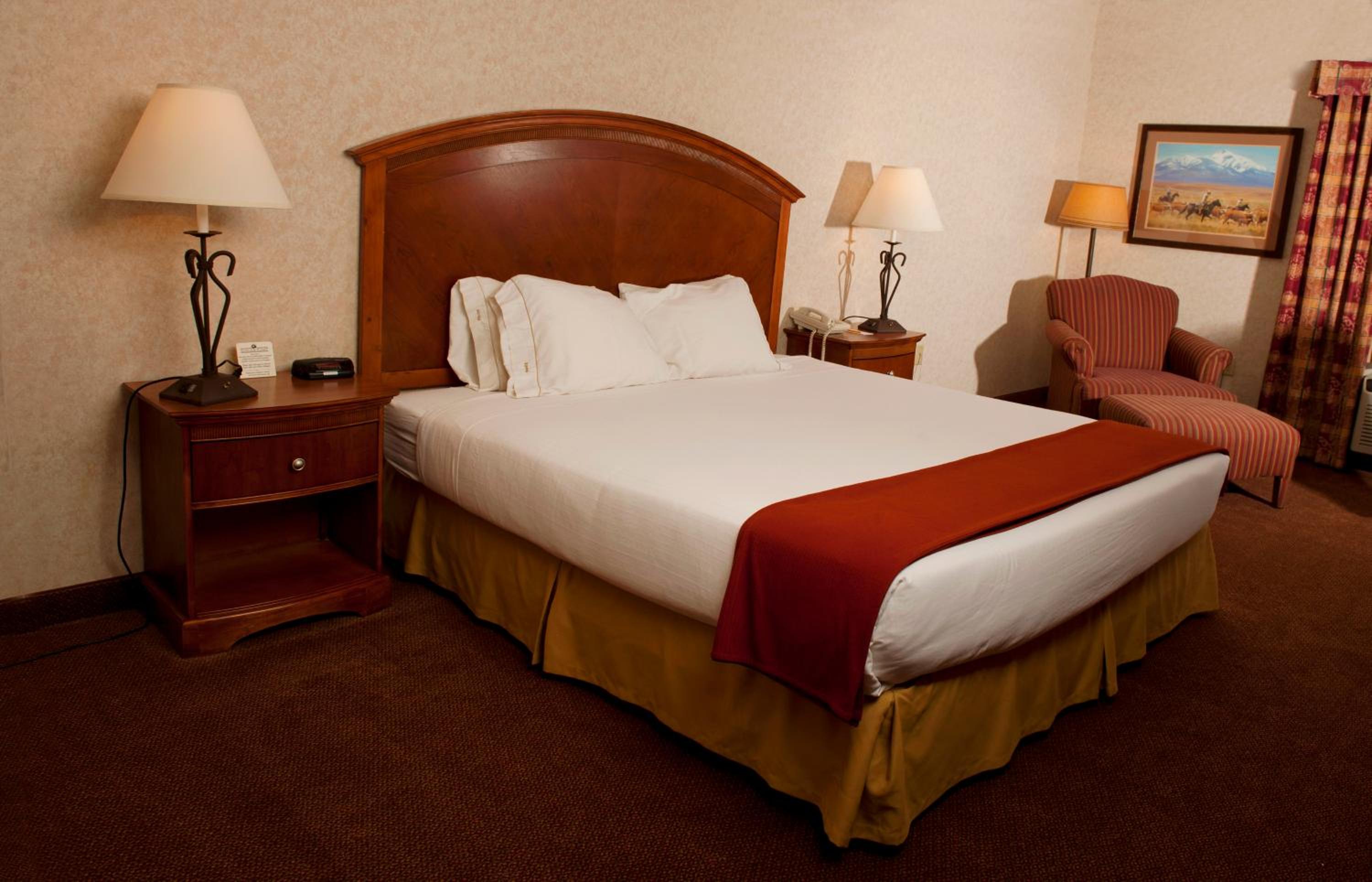 King Room - Non-Smoking - Photo 4