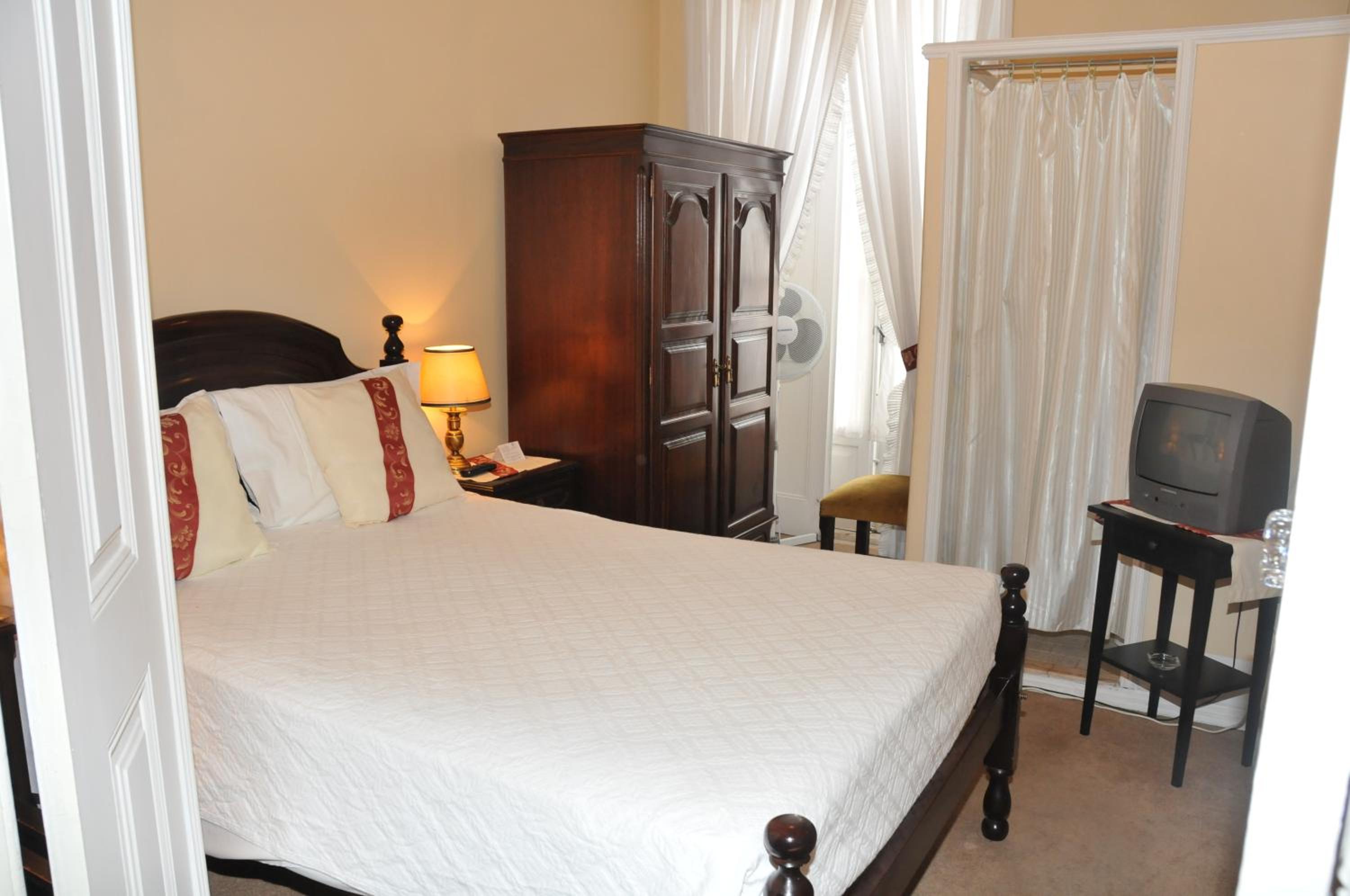 Double Room With Shared Bathroom photo 3