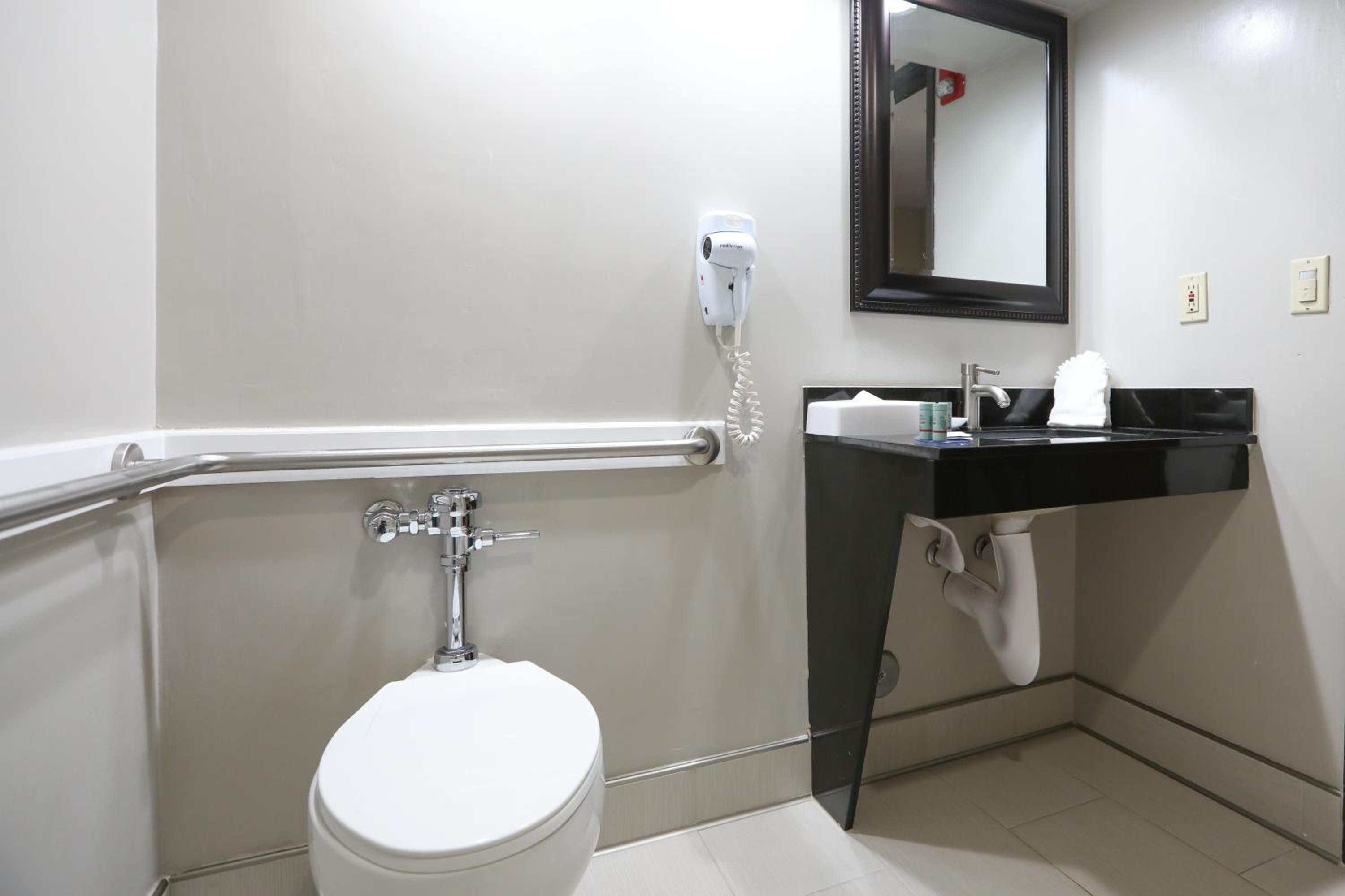 King Room - Non-Smoking - Photo 6