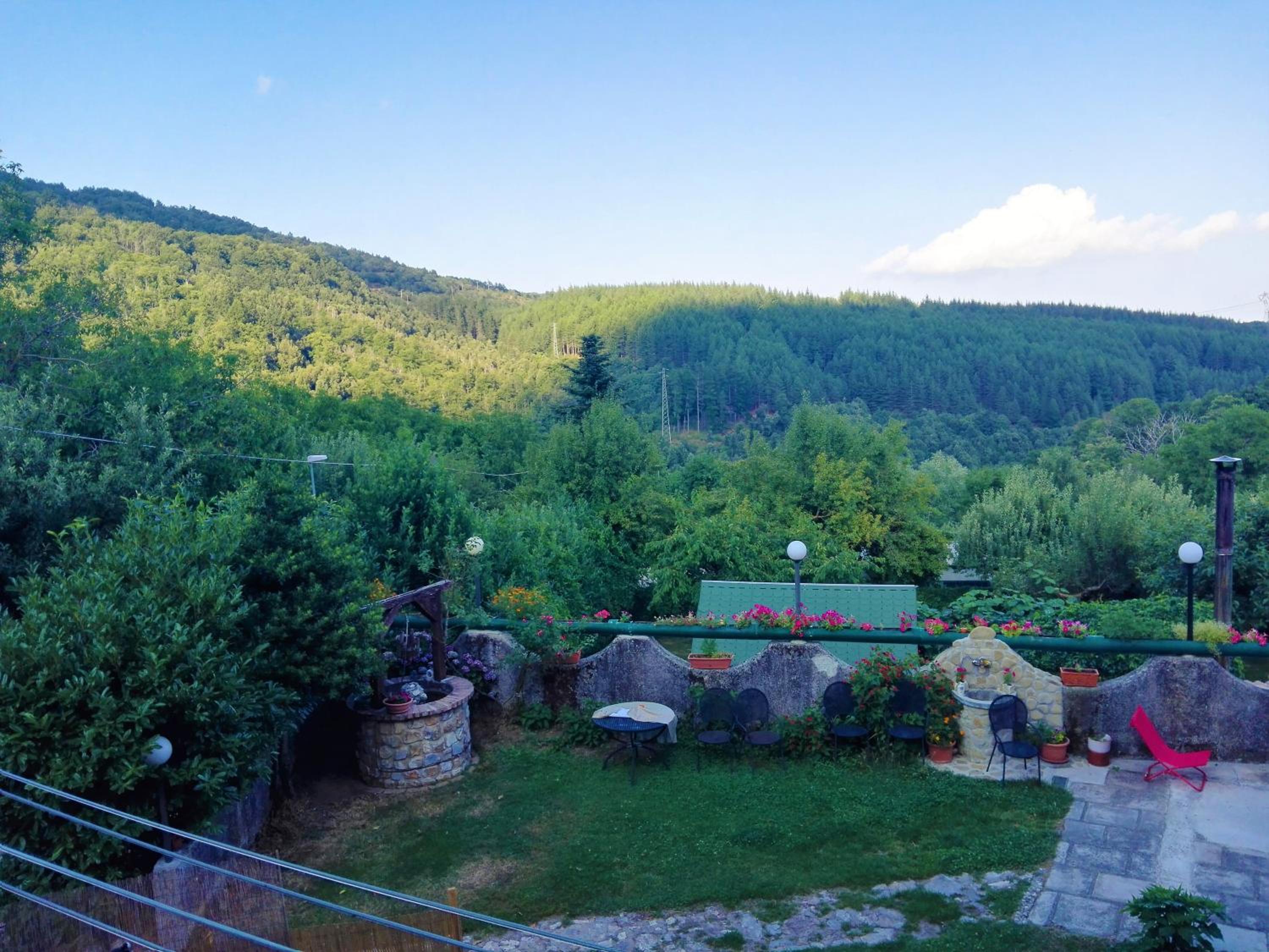 Deluxe Double or Twin Room with Mountain View - Photo 3