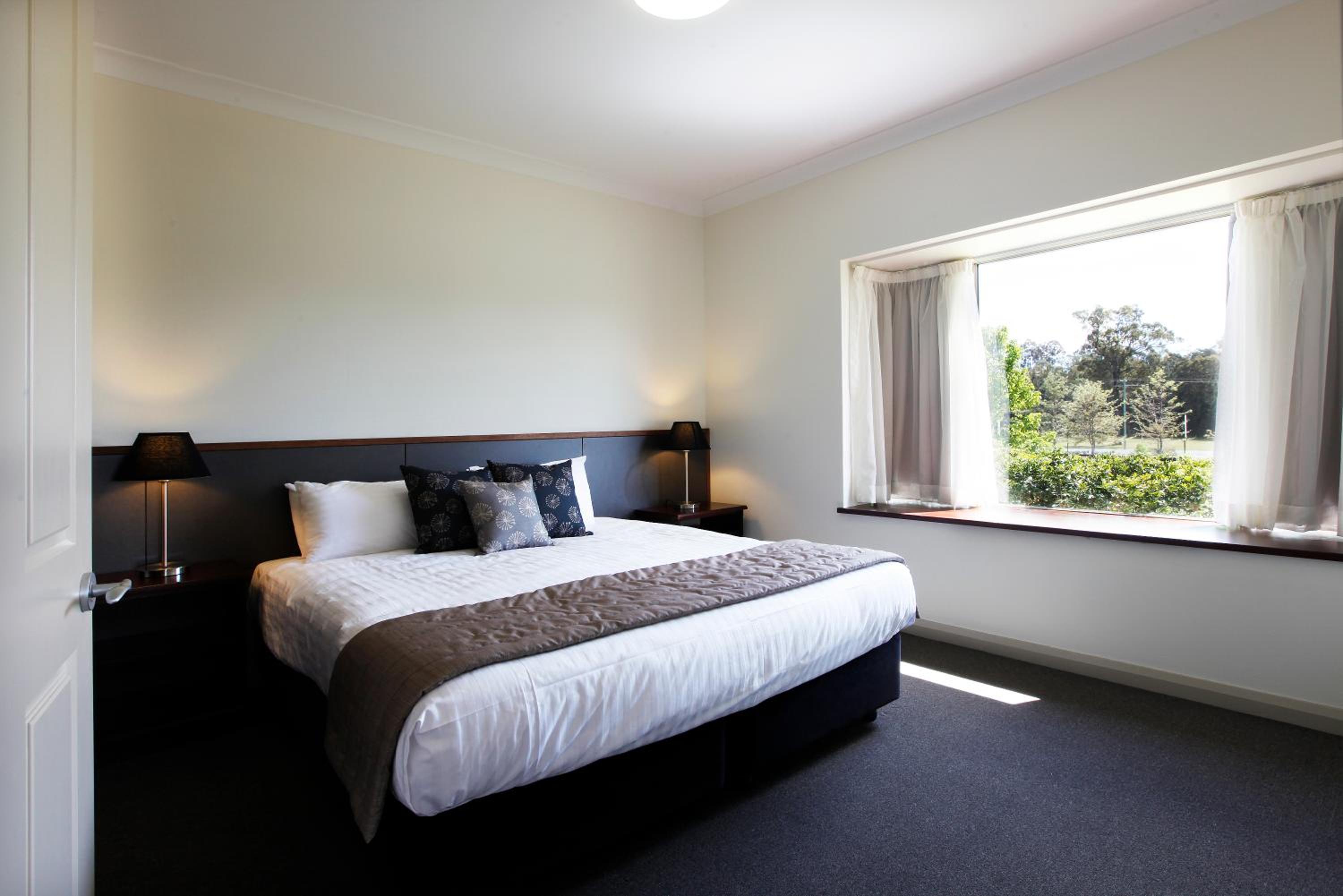 Premium Suite - Photo 3