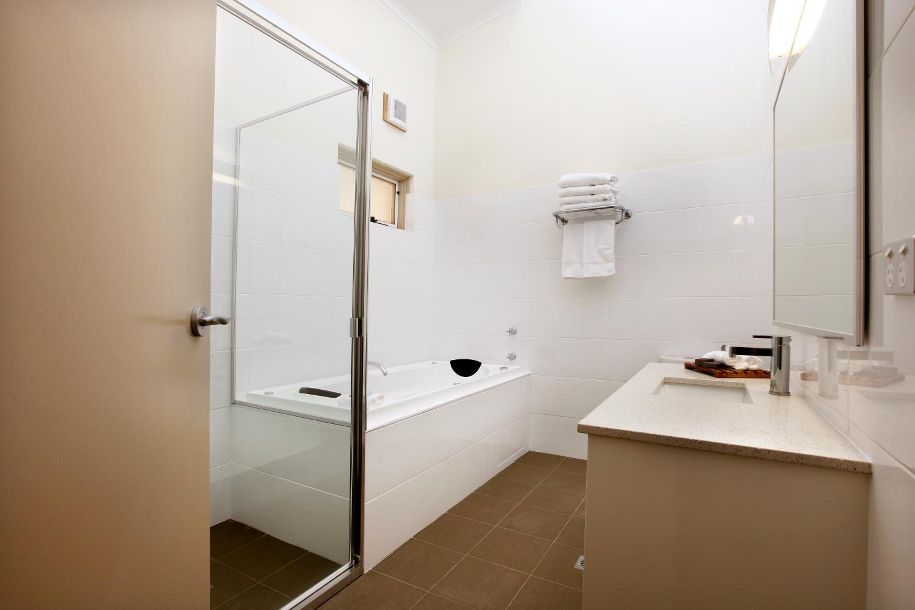Deluxe Suite - Photo 4