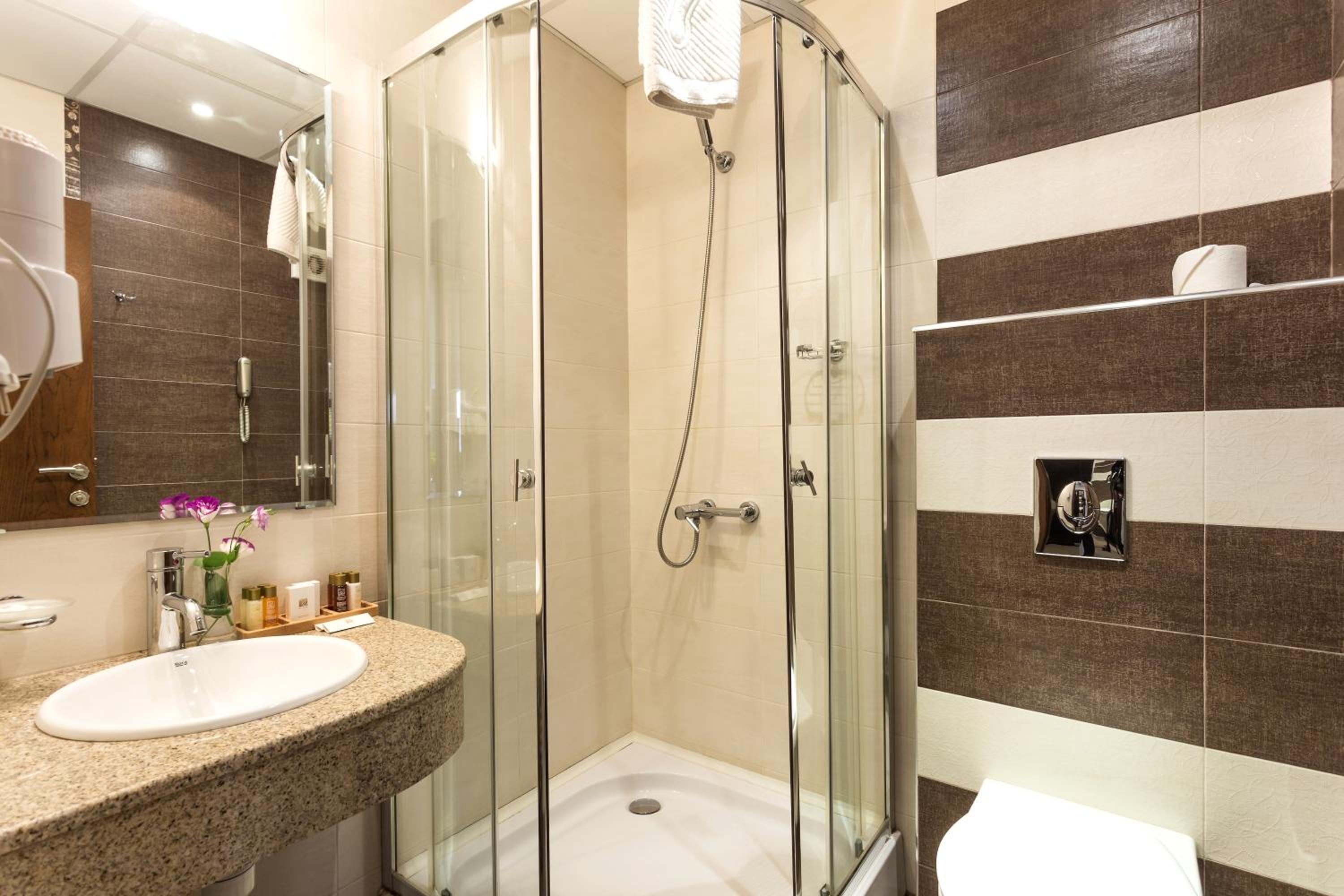 Double Room - Photo 6