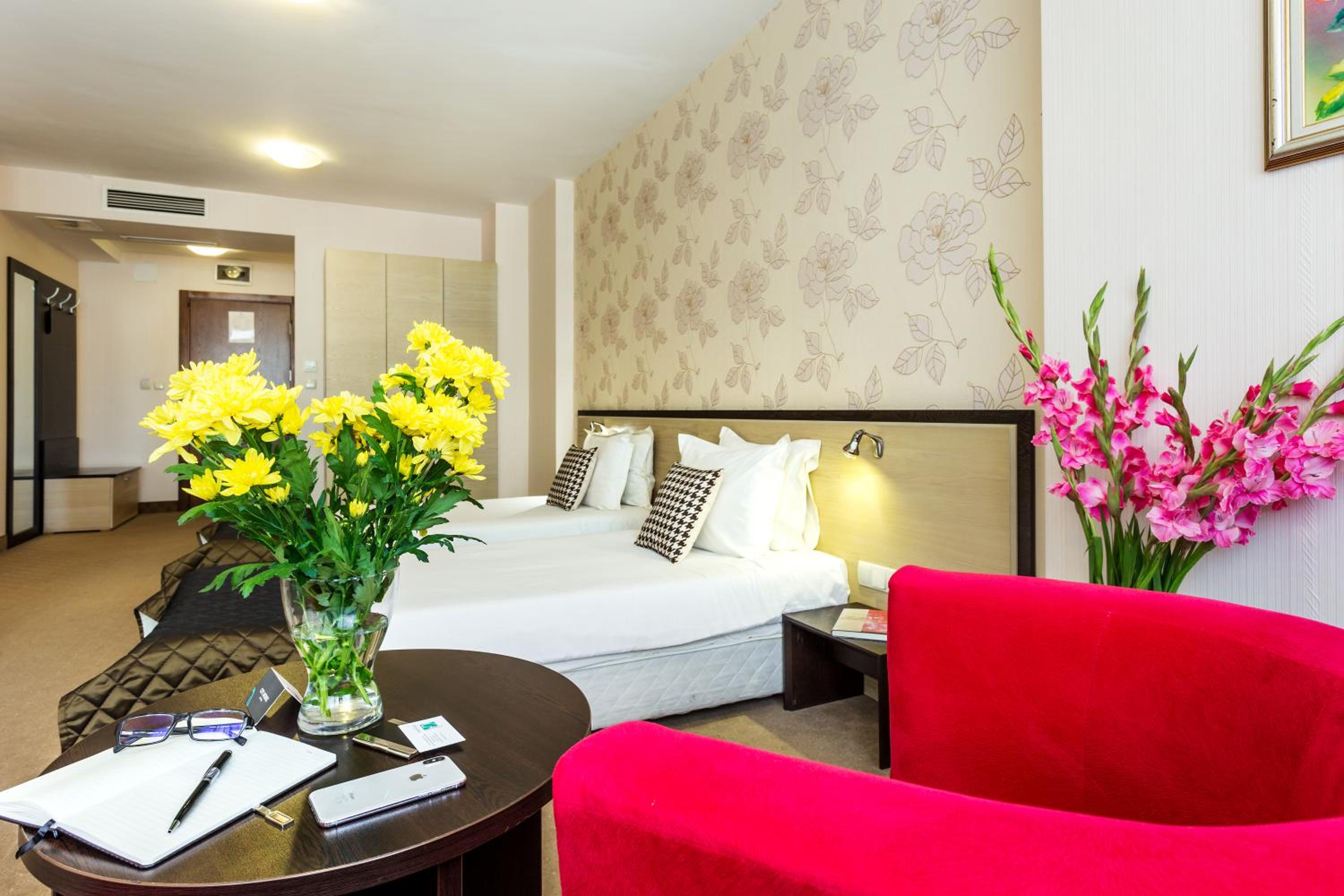 Superior Twin Room - Photo 8