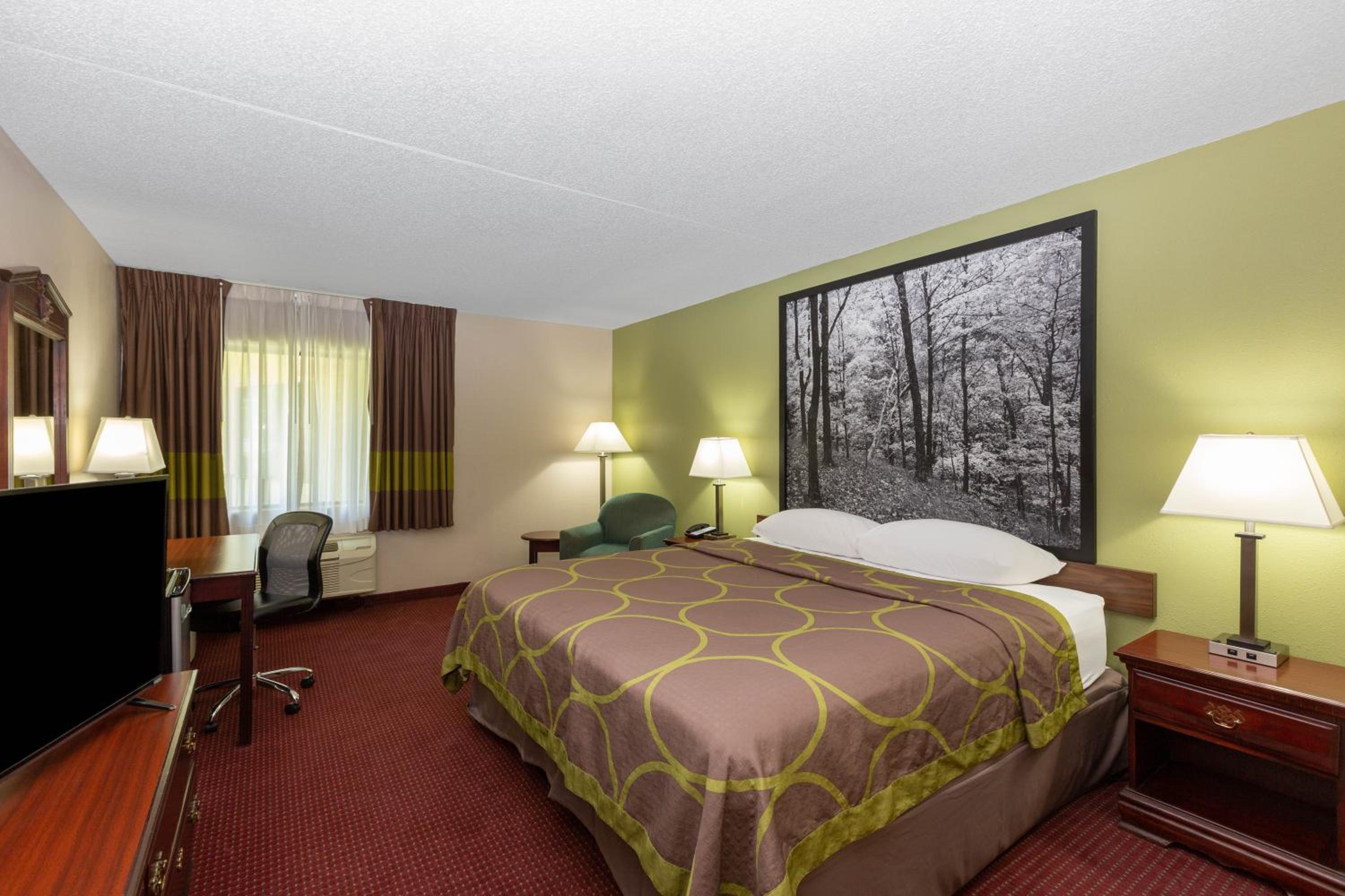 King Room - Mobility Access/Non-Smoking photo 3