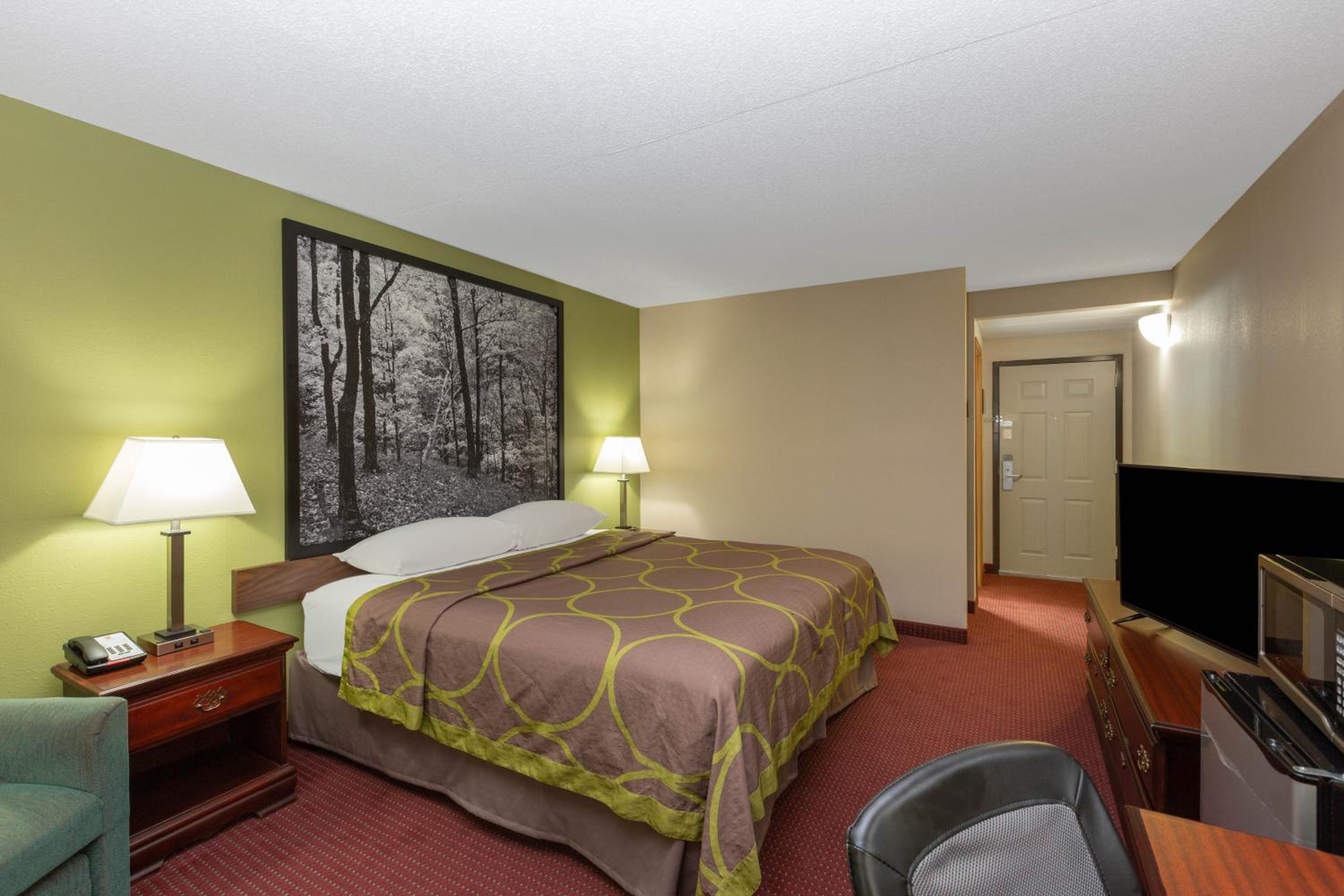 King Room - Mobility Access/Non-Smoking photo 2