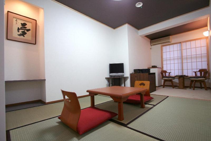Deluxe Room with Tatami Area and Shared Bathroom